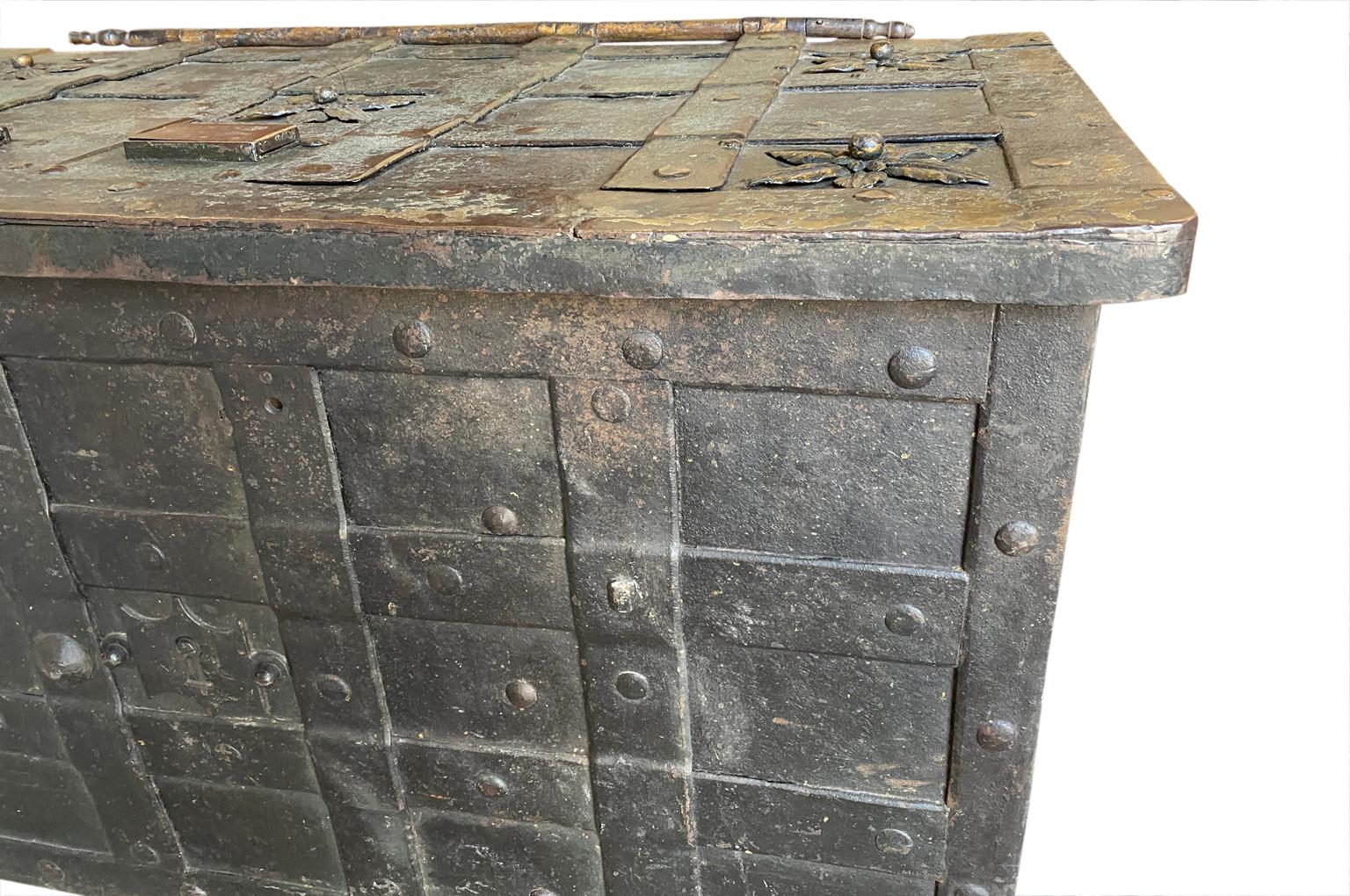 18th Century Italian Iron Safe - Coffre Forte 3