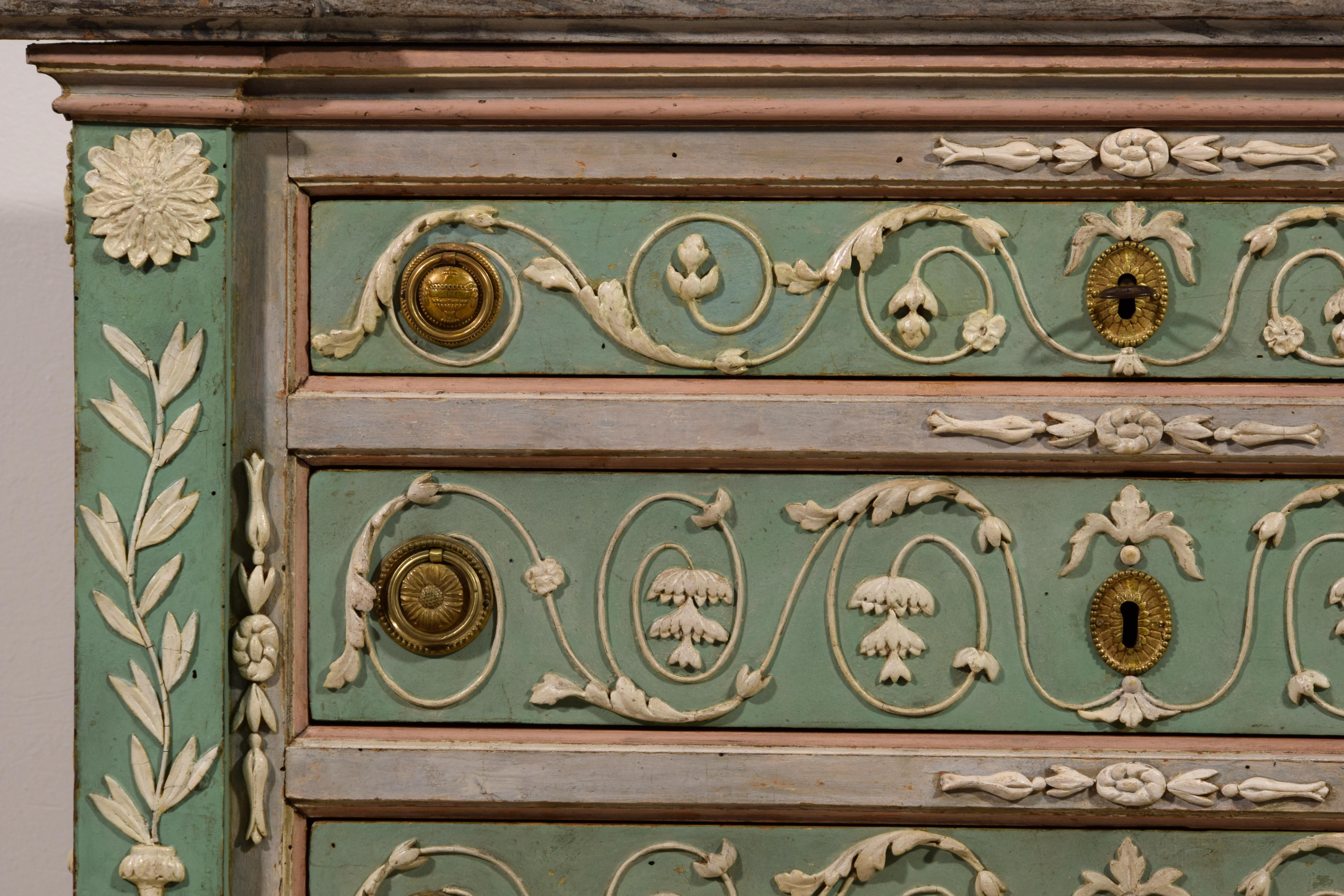 18th Century, Italian Lacquered Wood Chest of Drawers 5