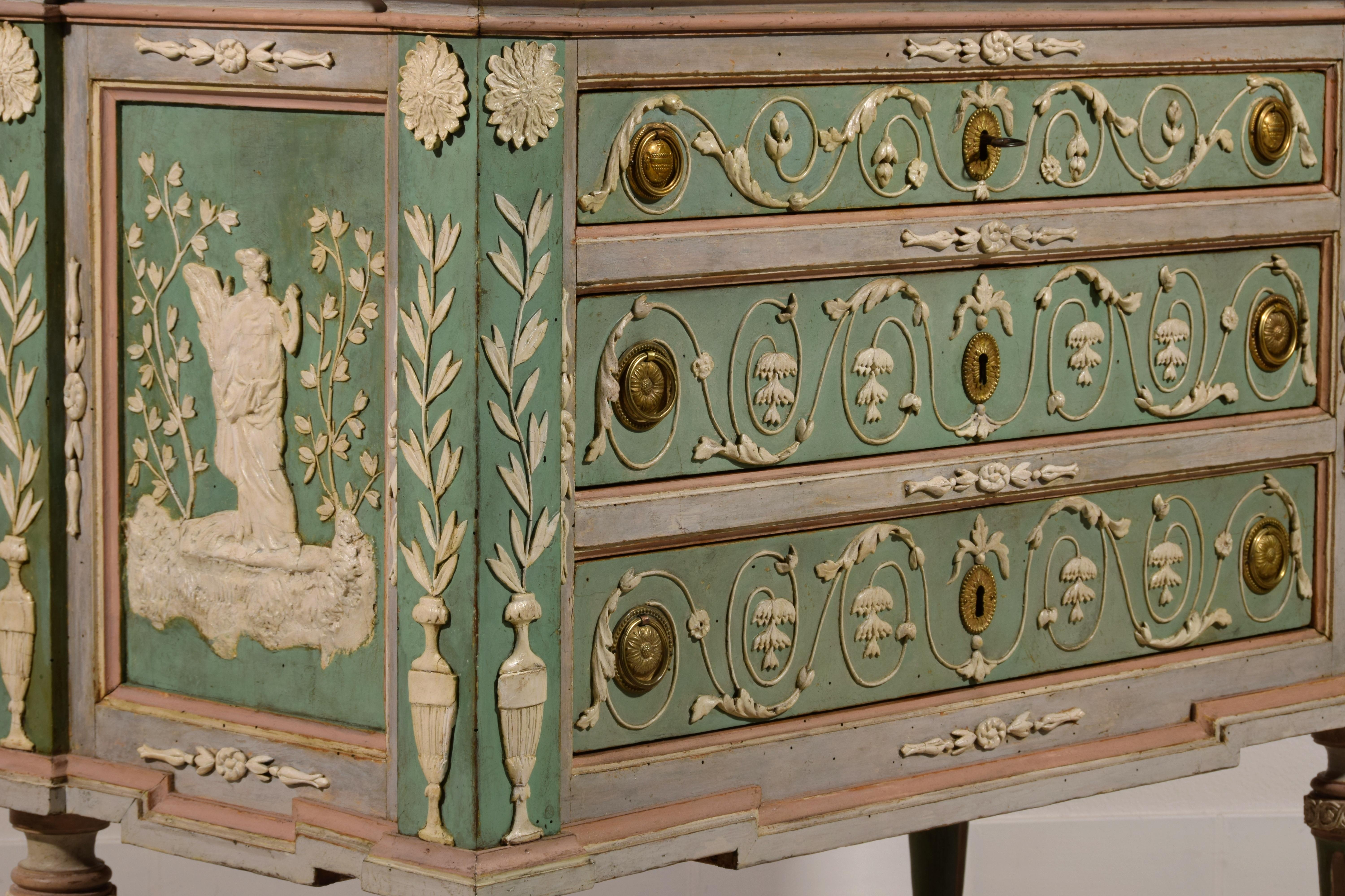 18th Century, Italian Lacquered Wood Chest of Drawers 7