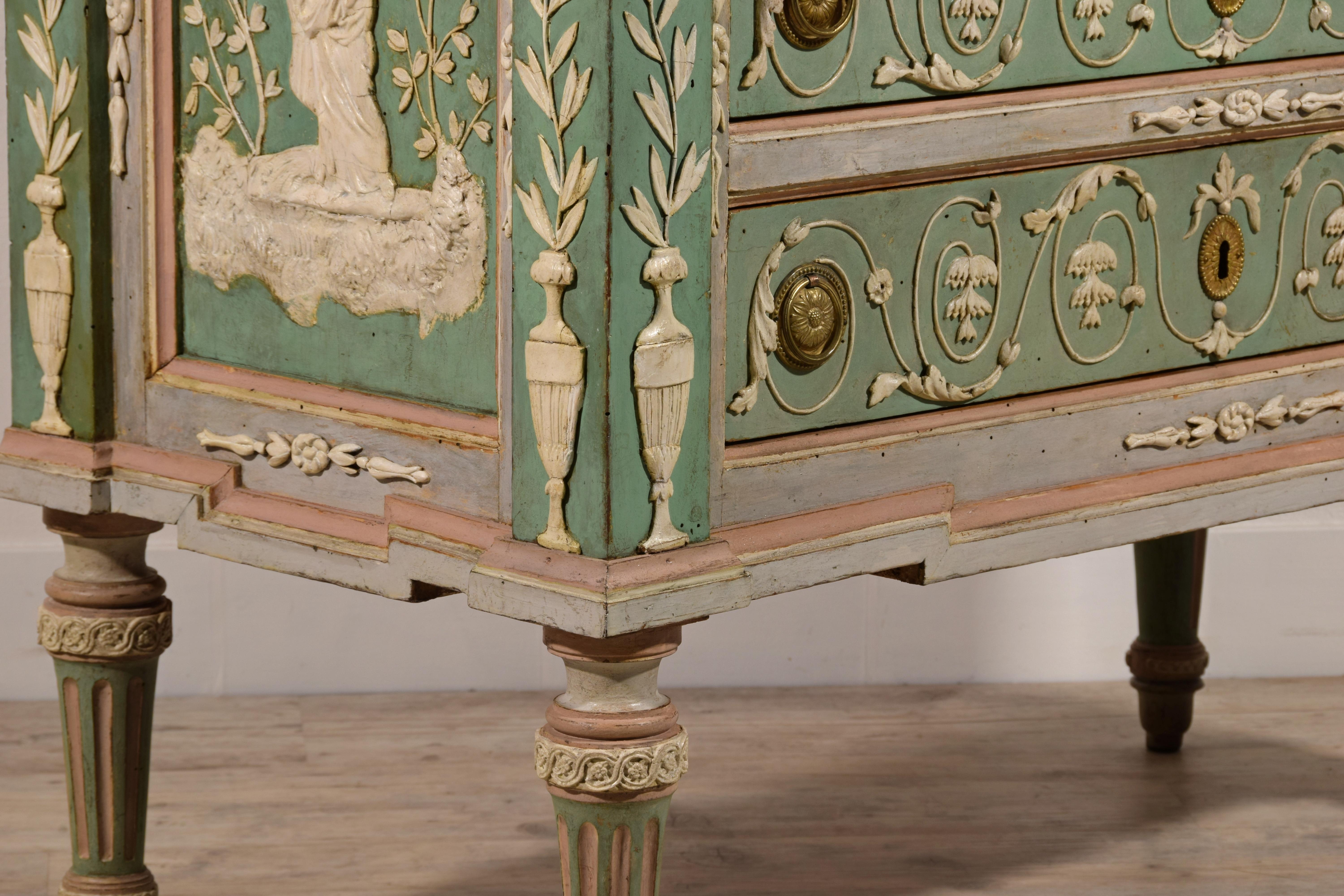 18th Century, Italian Lacquered Wood Chest of Drawers 8