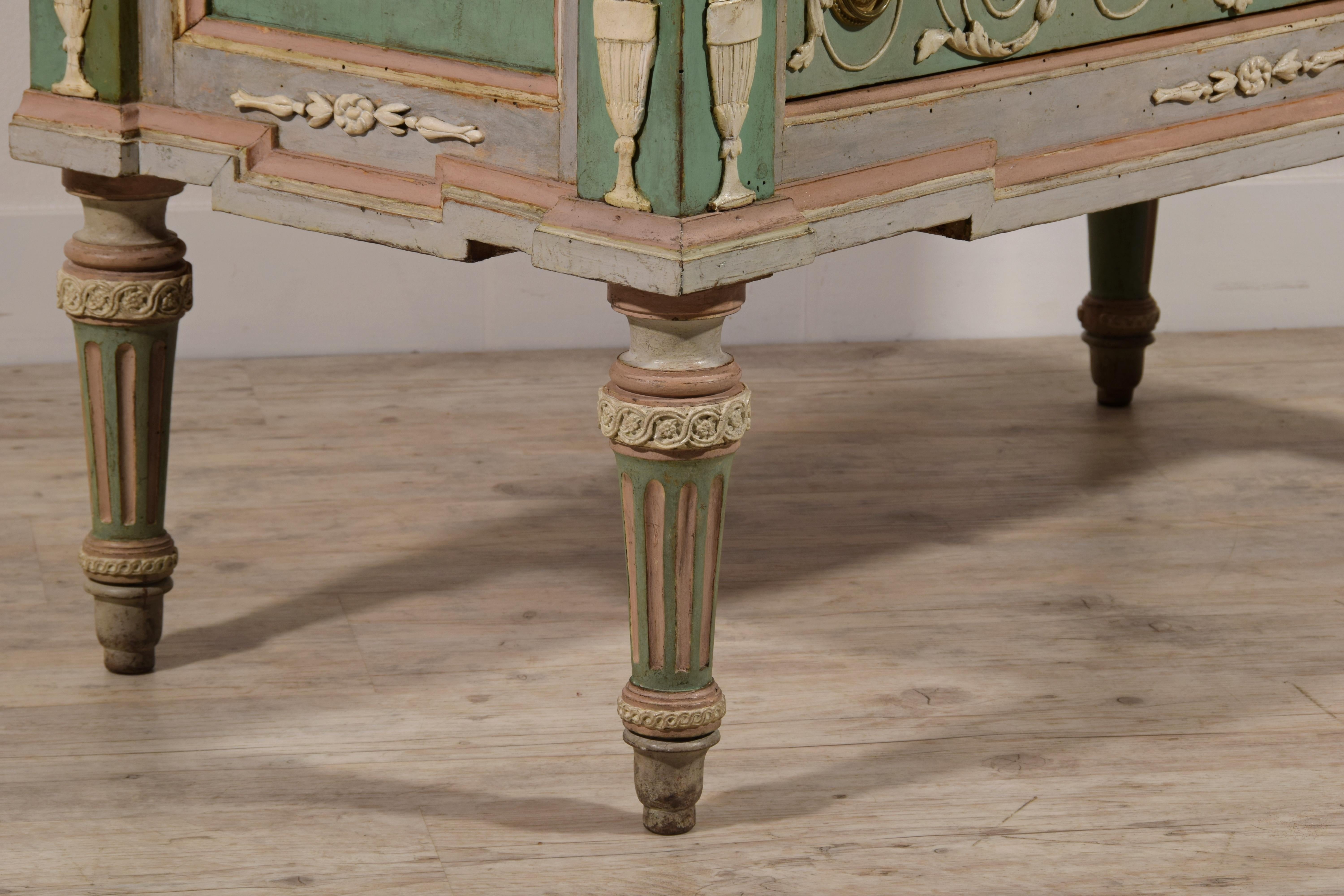 18th Century, Italian Lacquered Wood Chest of Drawers 15