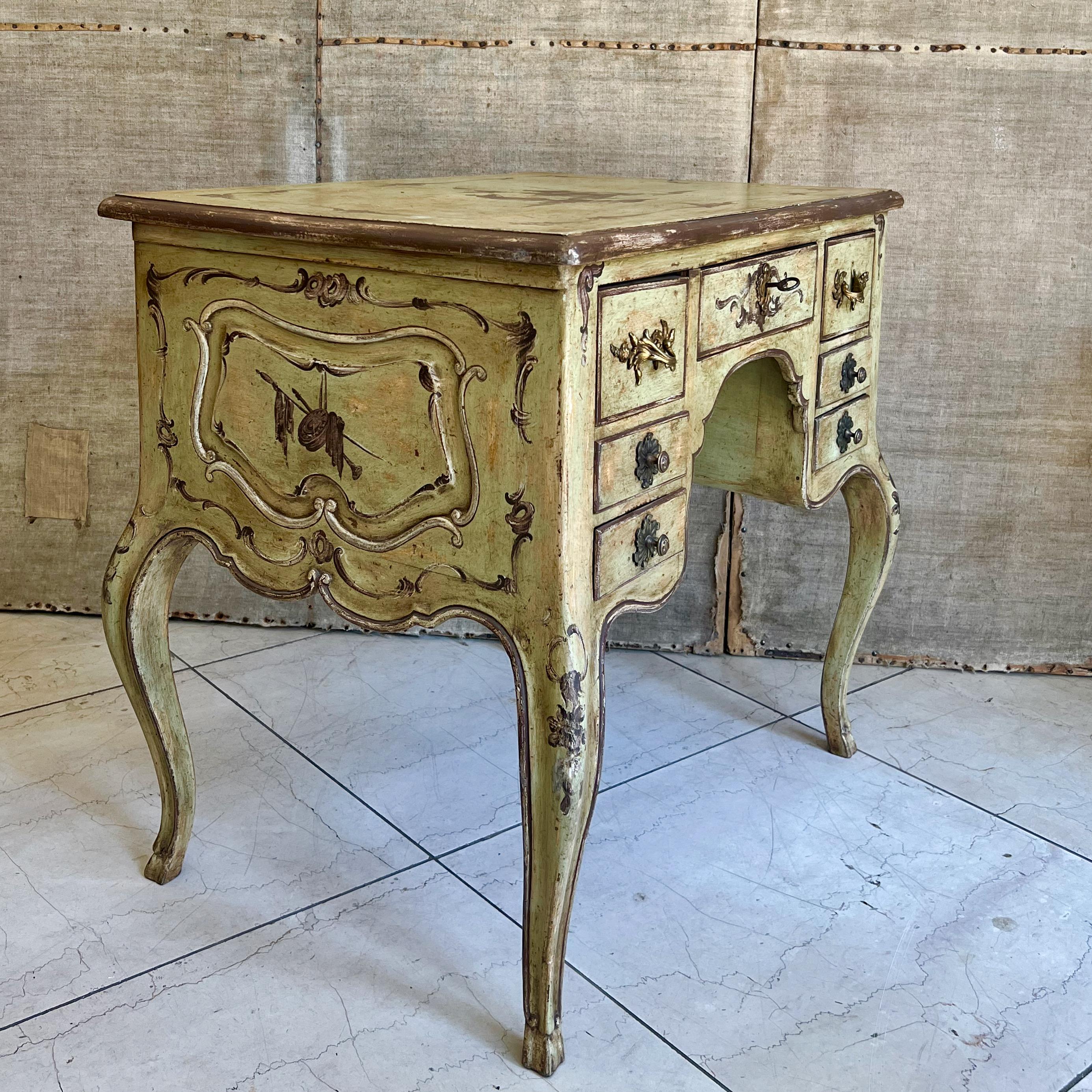 18th Century Italian Ladies Desk In Good Condition For Sale In Charleston, SC