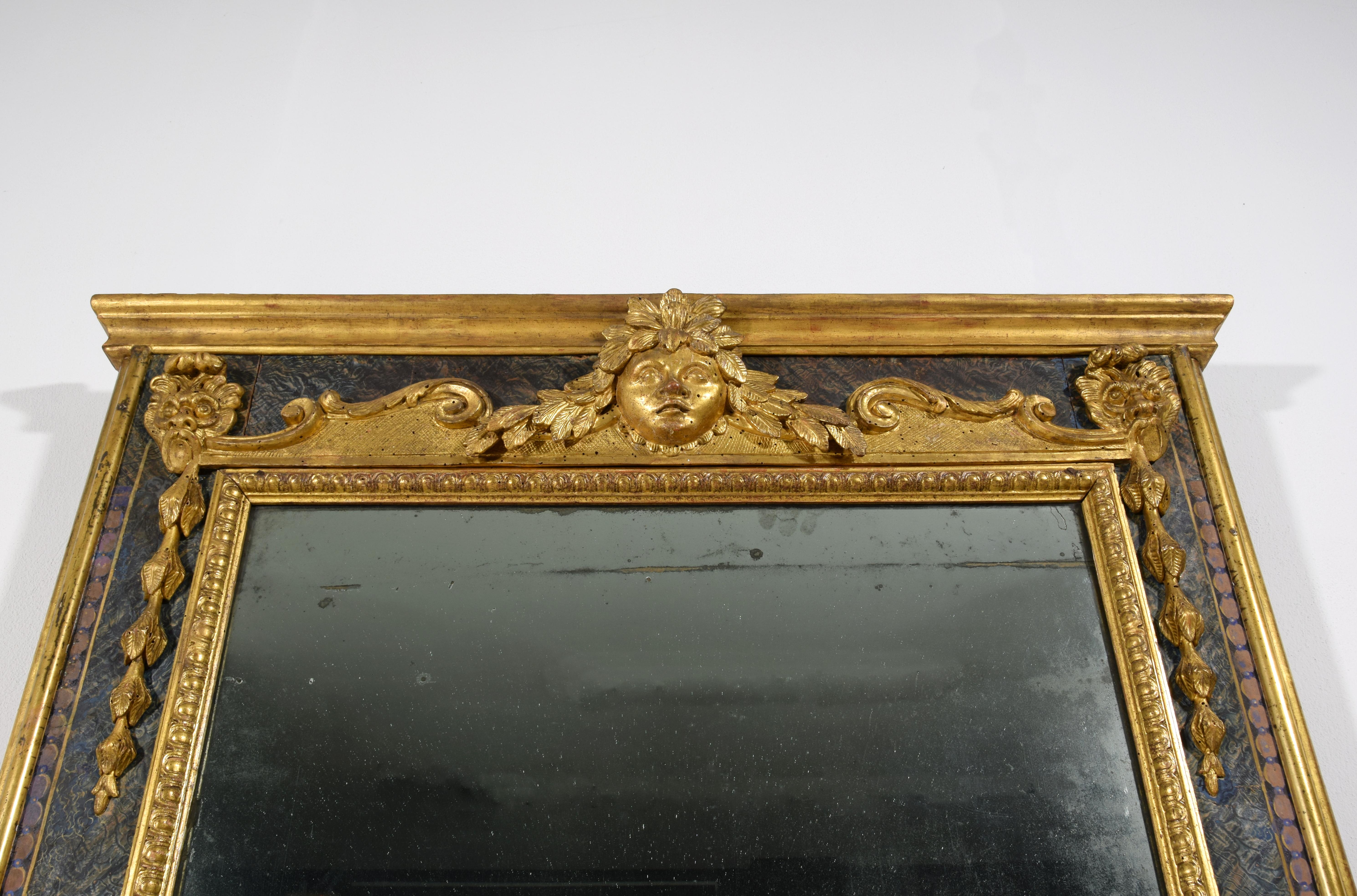 18th Century, Italian Louis XIV Carved Giltwood Mirror For Sale 8