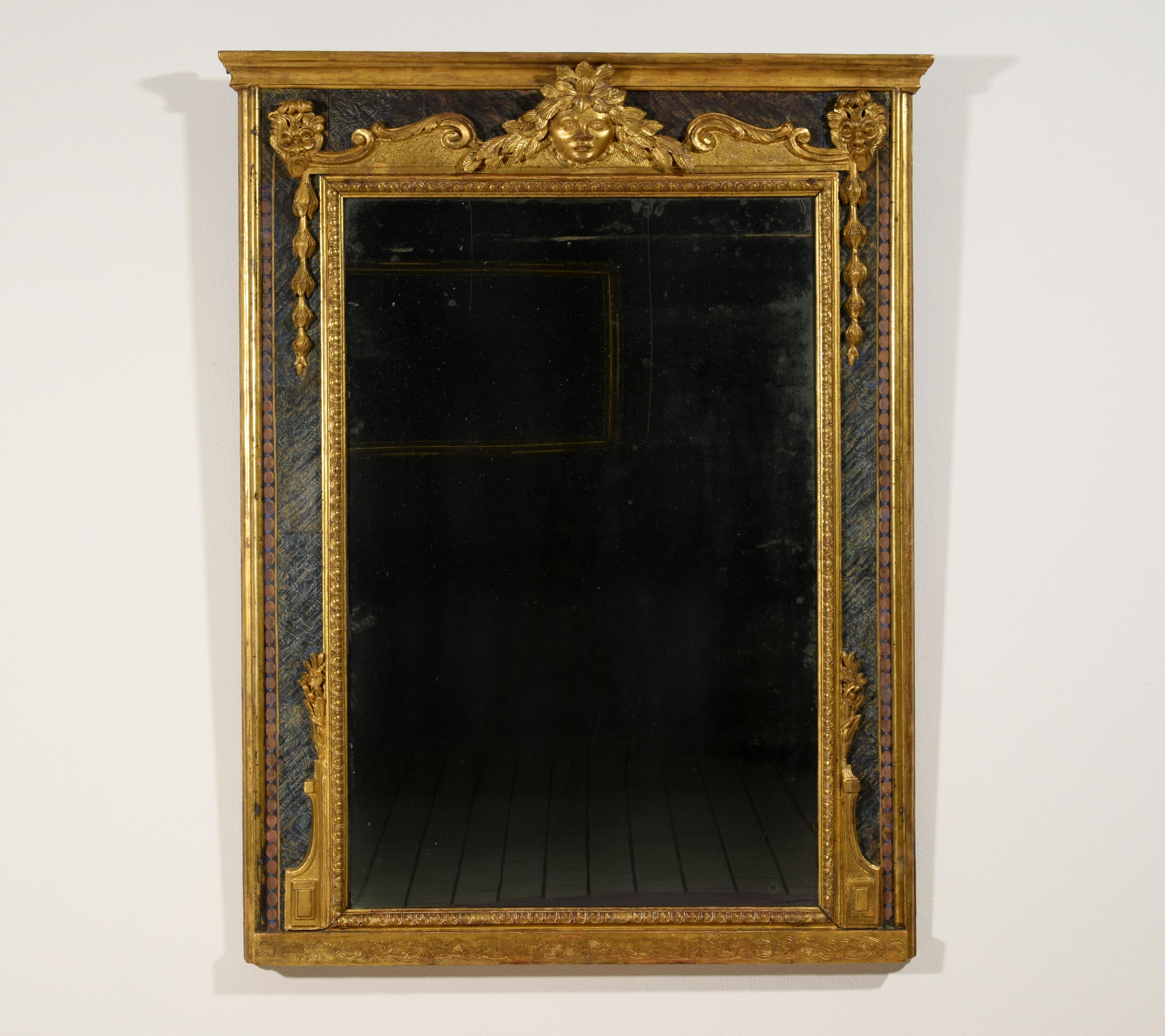 Hand-Carved 18th Century, Italian Louis XIV Carved Giltwood Mirror For Sale