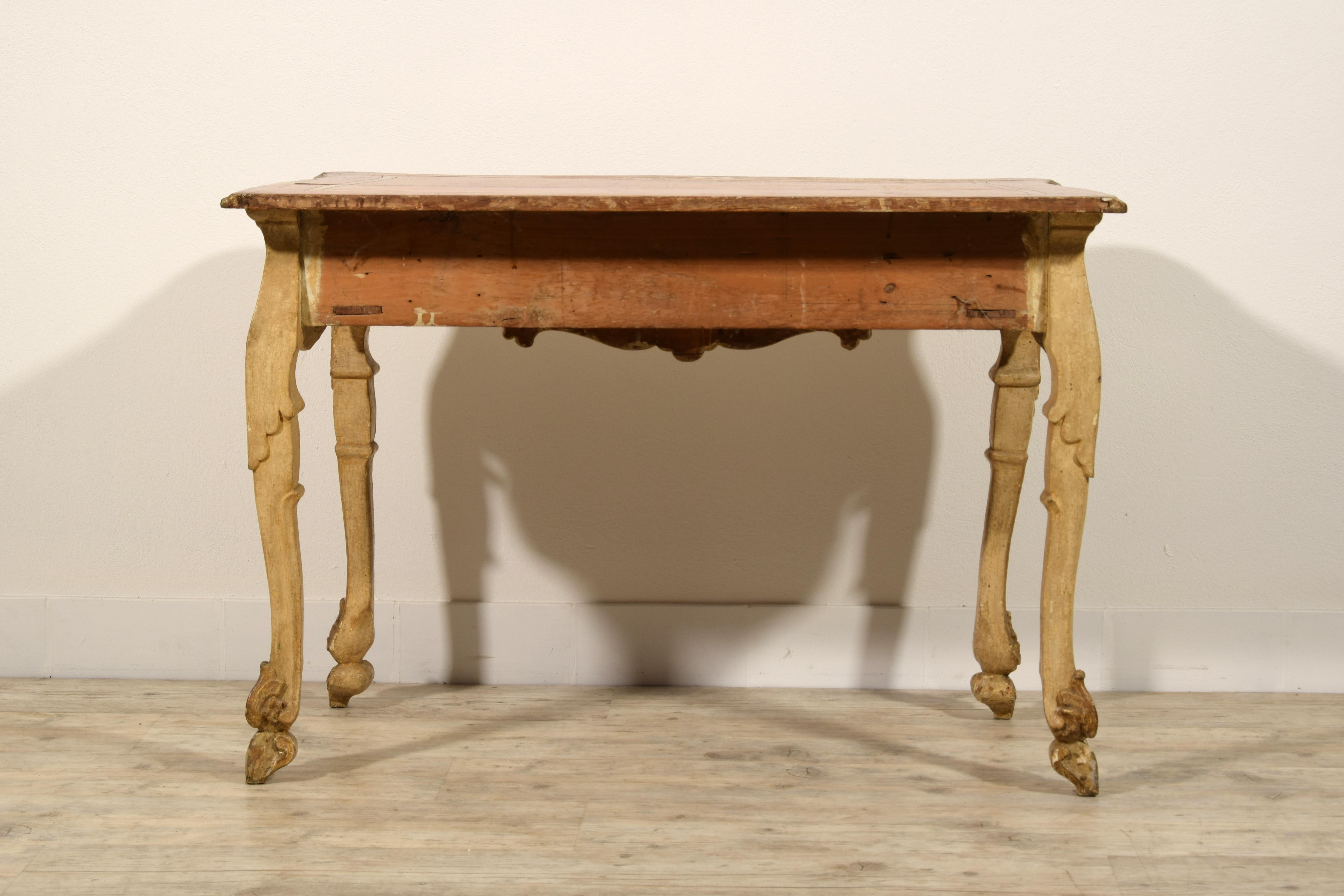 18th Century, Italian Louis XIV Lacquered and Giltwood Console For Sale 15