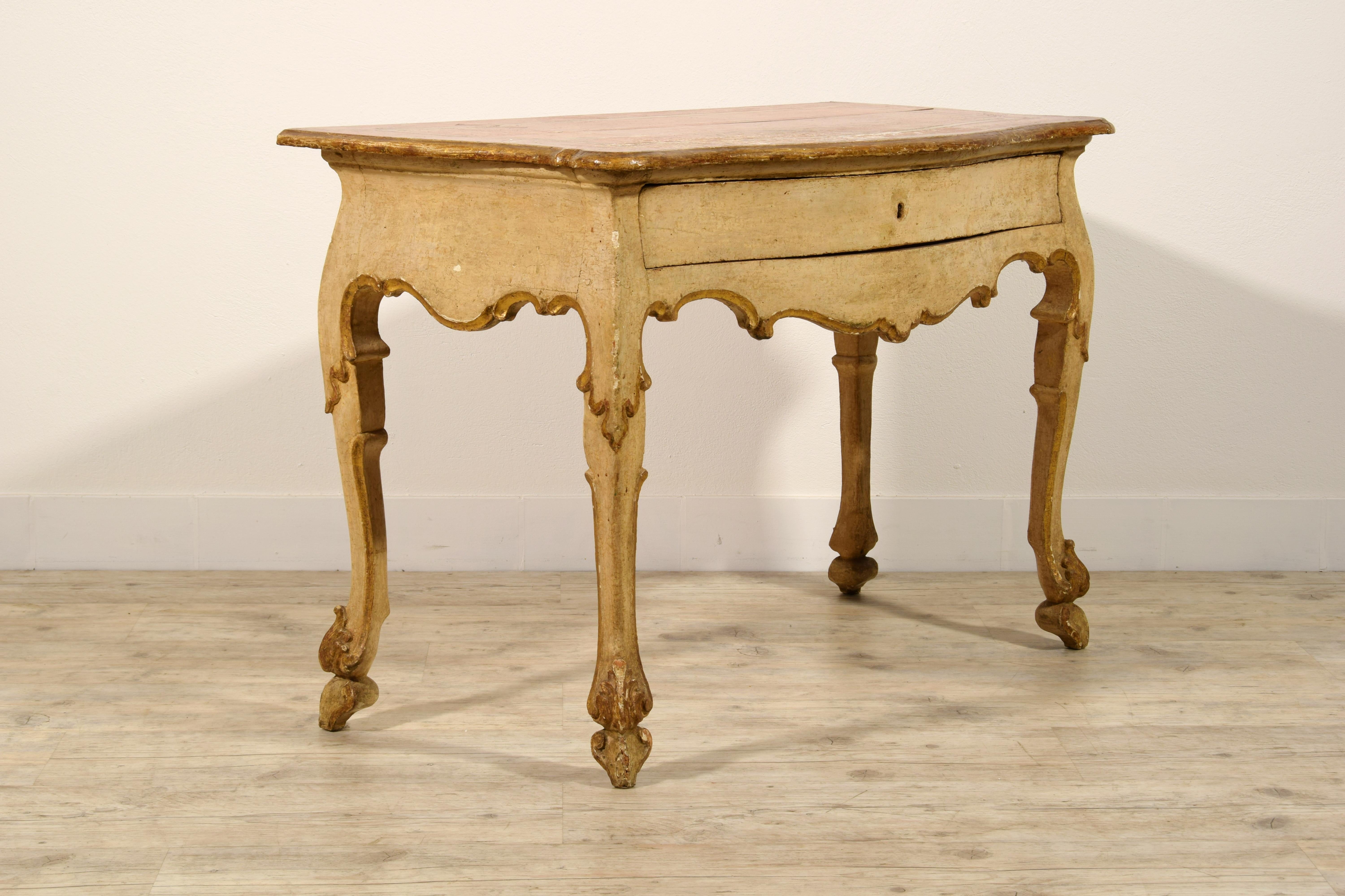 18th Century, Italian Louis XIV Lacquered and Giltwood Console For Sale 16