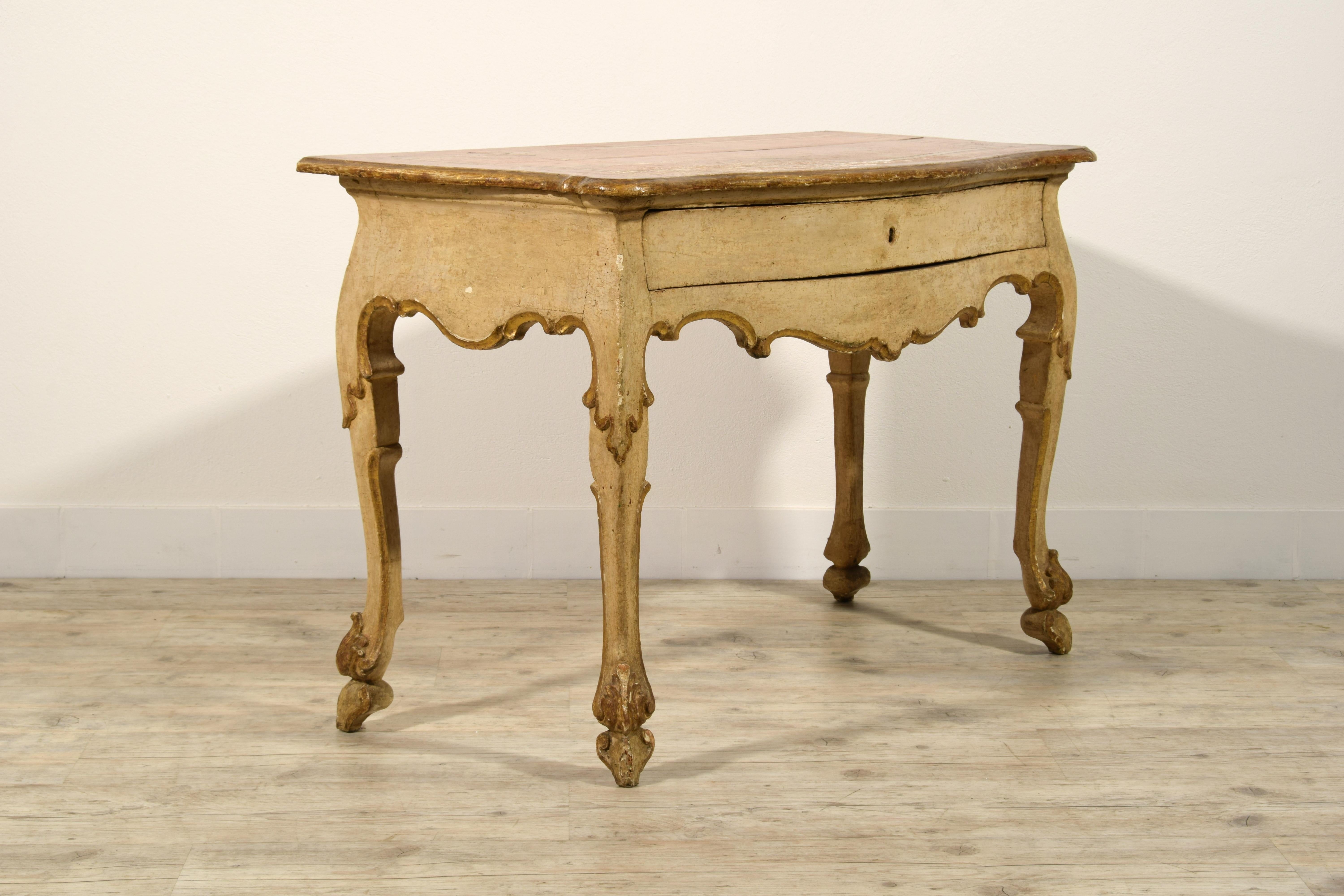 Hand-Carved 18th Century, Italian Louis XIV Lacquered and Giltwood Console For Sale