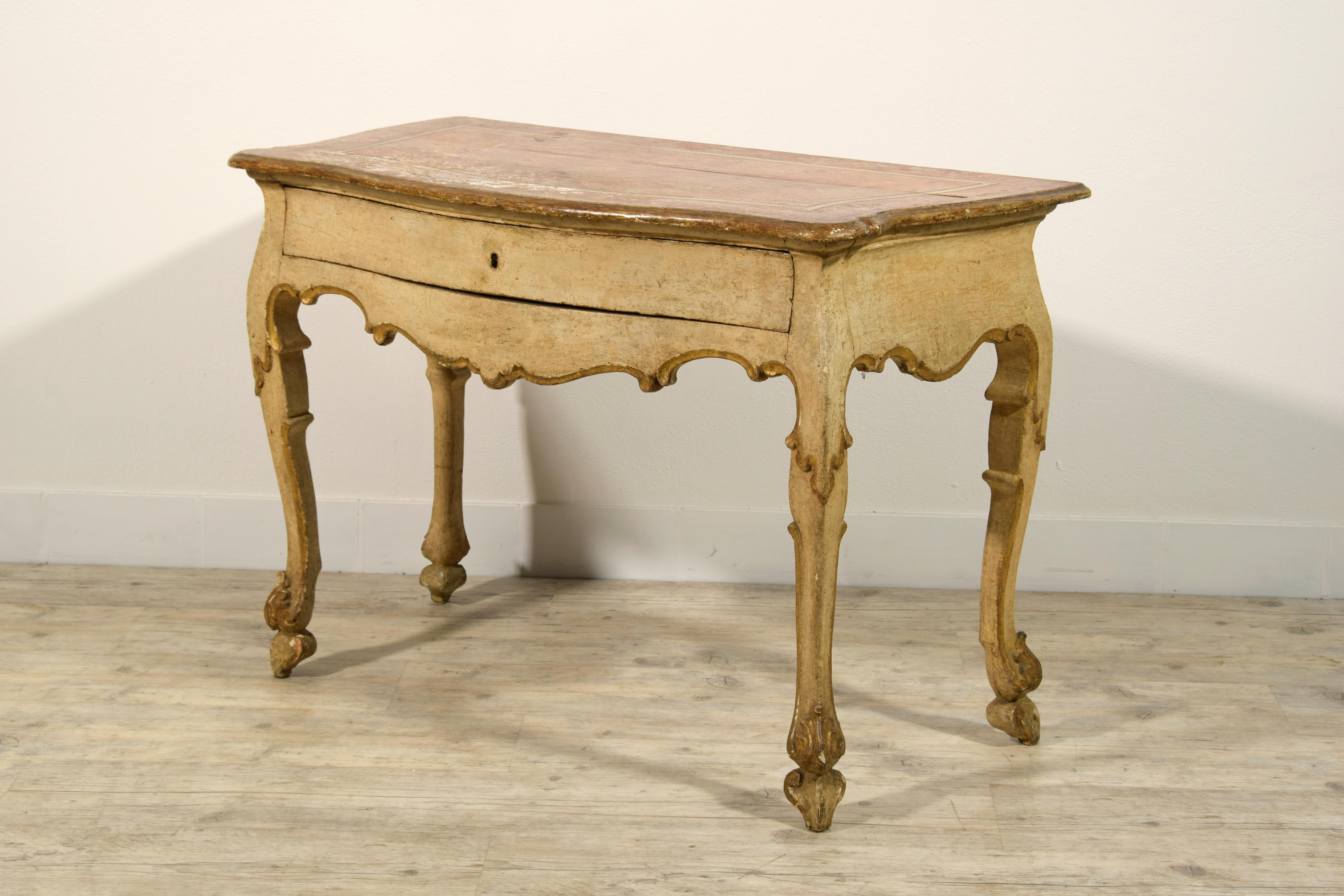 18th Century, Italian Louis XIV Lacquered and Giltwood Console For Sale 1