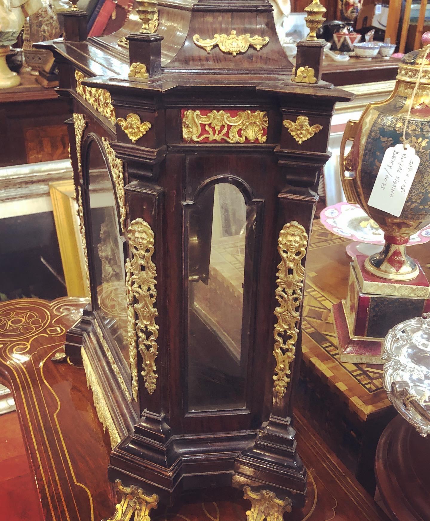 Magnificent 18th century clock, City of Rome, signed on the mechanism, Niccola Amonier Roma, incredible workmanship. Walnut with rich applications of chiselled and gilded bronze.
News on page 12, in 
