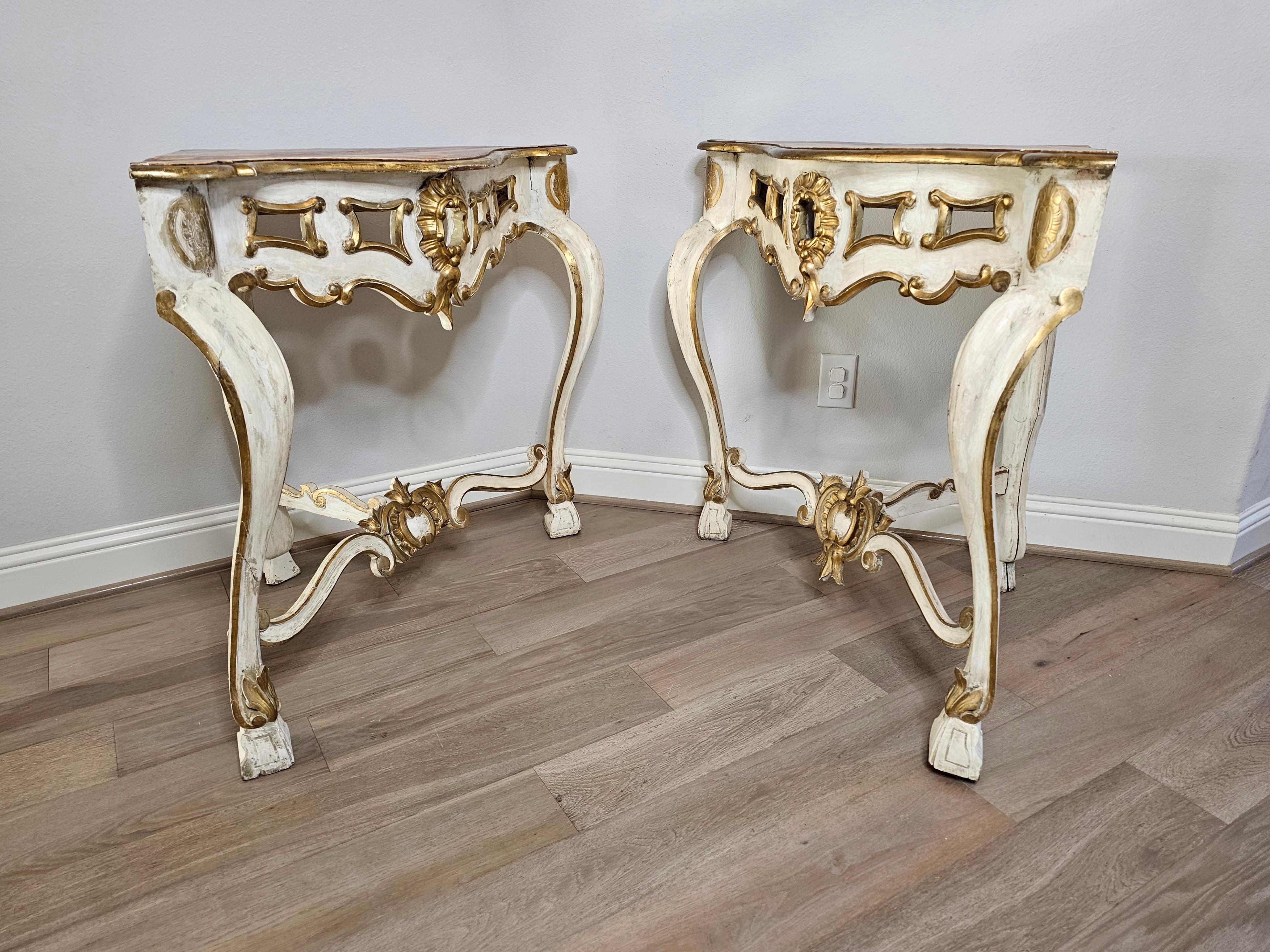 18th Century Italian Louis XV Carved Painted Gilt Wood Corner Console Table Pair For Sale 8