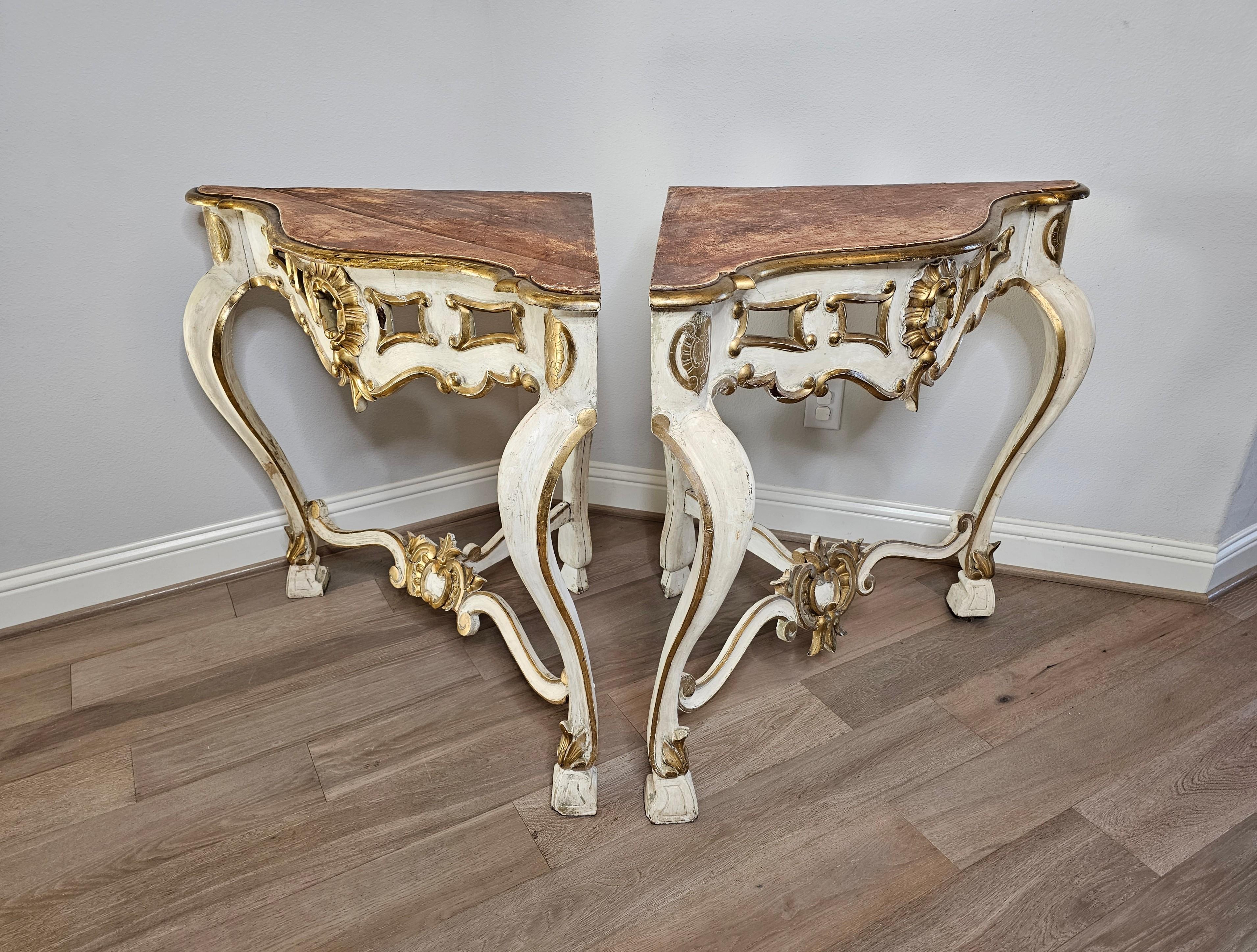 18th Century Italian Louis XV Carved Painted Gilt Wood Corner Console Table Pair For Sale 9