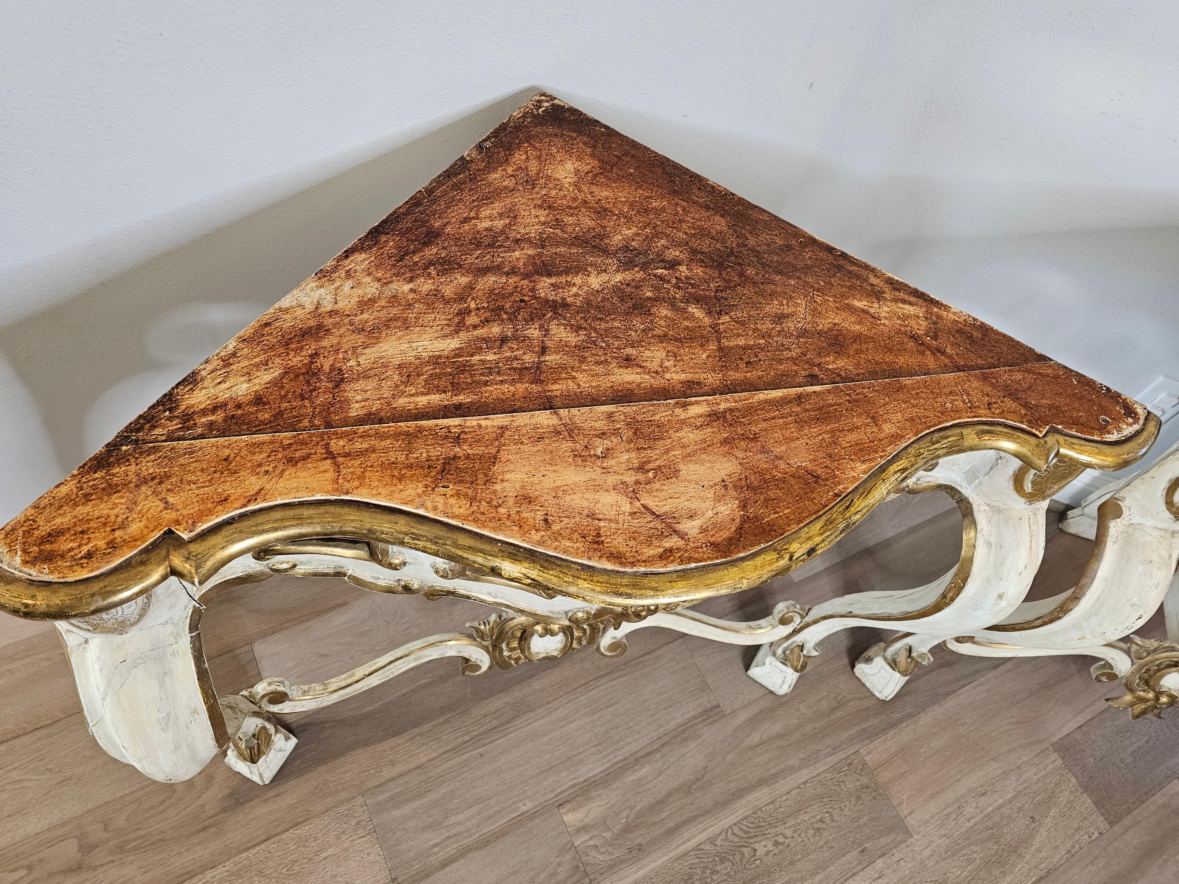18th Century and Earlier 18th Century Italian Louis XV Carved Painted Gilt Wood Corner Console Table Pair For Sale