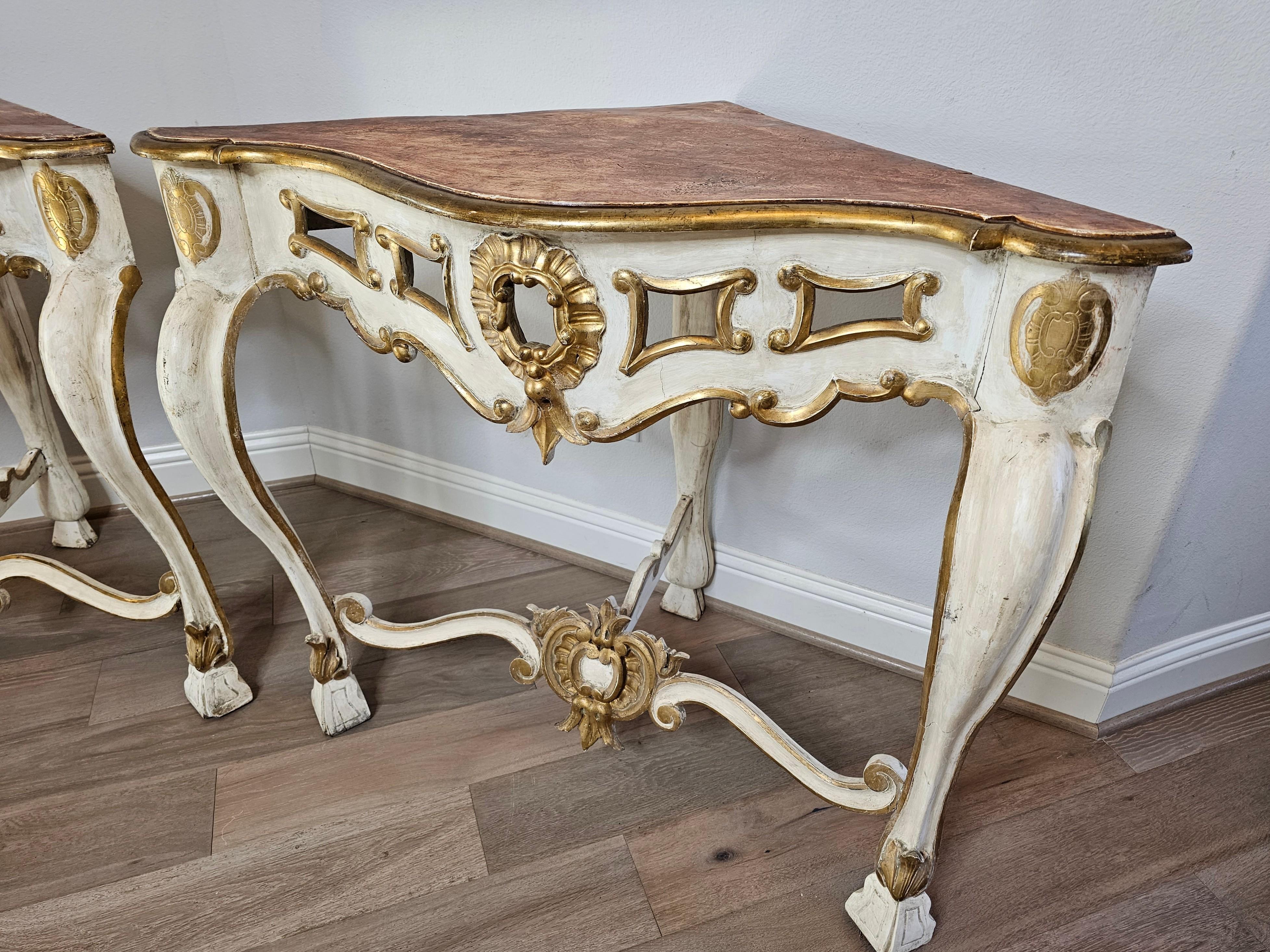 18th Century Italian Louis XV Carved Painted Gilt Wood Corner Console Table Pair For Sale 3