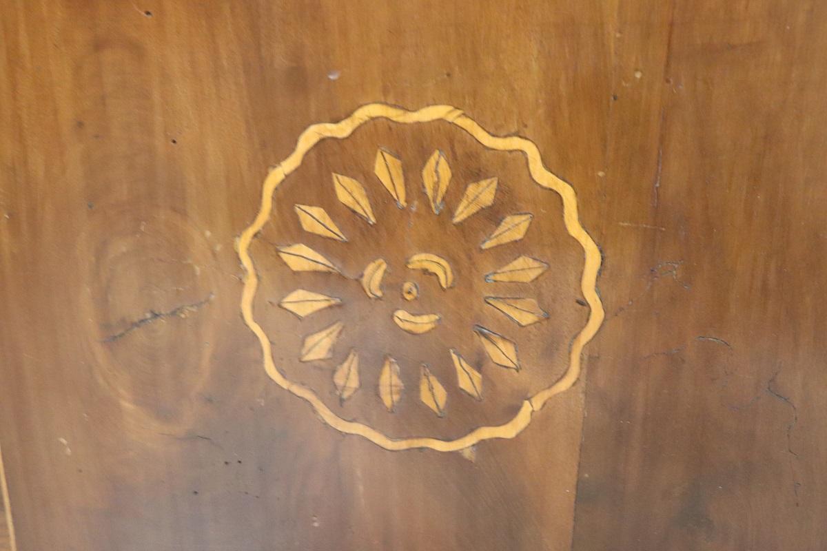 18th Century Italian Louis XV Inlaid Walnut Antique Chest of Drawers For Sale 5