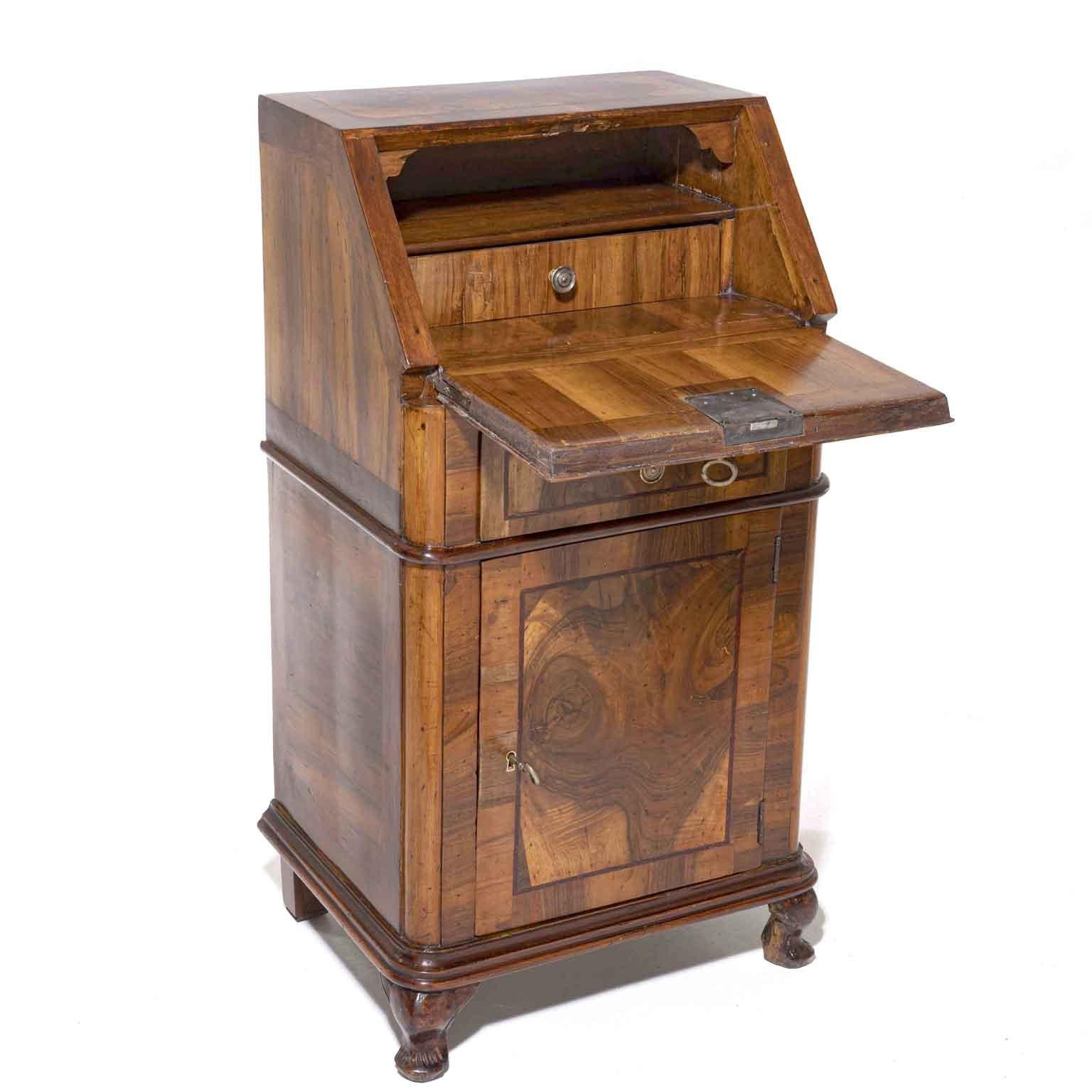 From Italy an extraordinary minimal sized burl walnut bureau, with the same size of a bedside table but it is a rare miniature Louis XV bureau with flap, of Venetian origin, dating back to late 18th century. Burl walnut veneered and inlaid bureau