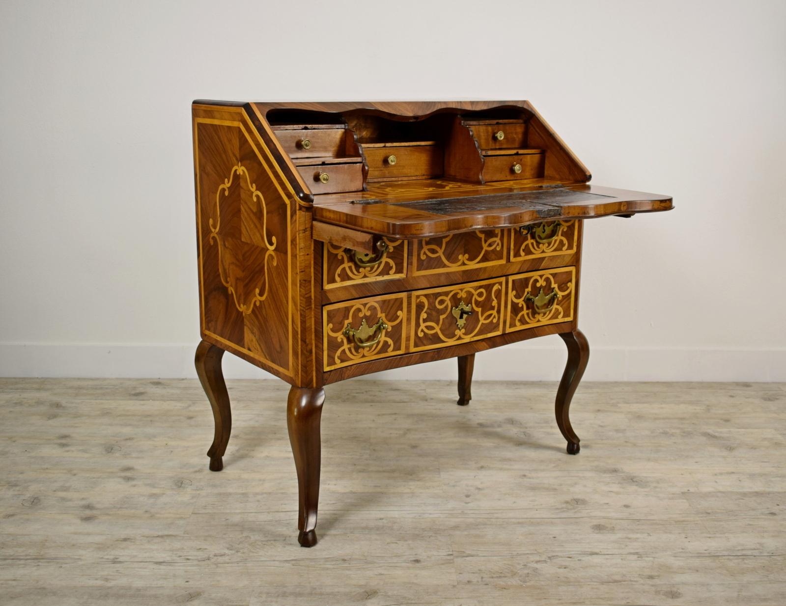 18th Century, Italian Louis XV Paved and Inlaid Chest of Drawers with Secretaire 6