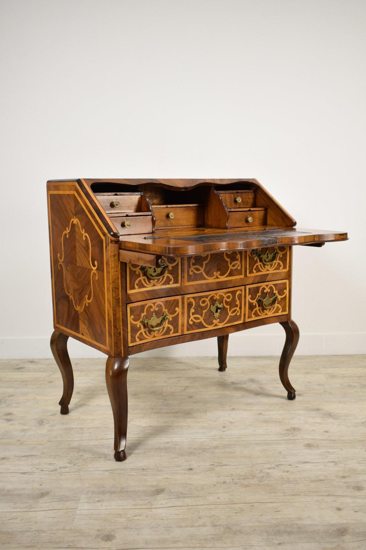 18th Century, Italian Louis XV Paved and Inlaid Chest of Drawers with Secretaire 10