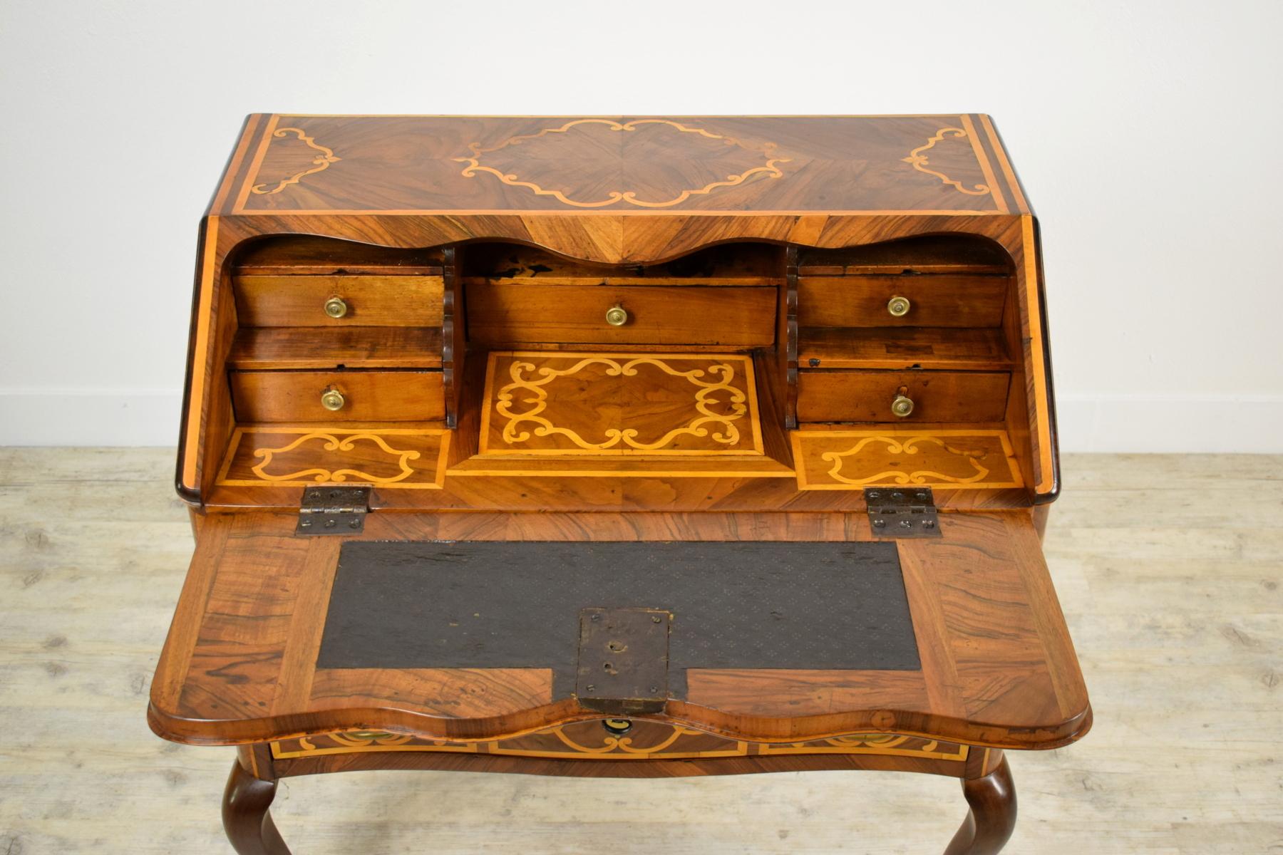 Boxwood 18th Century, Italian Louis XV Paved and Inlaid Chest of Drawers with Secretaire