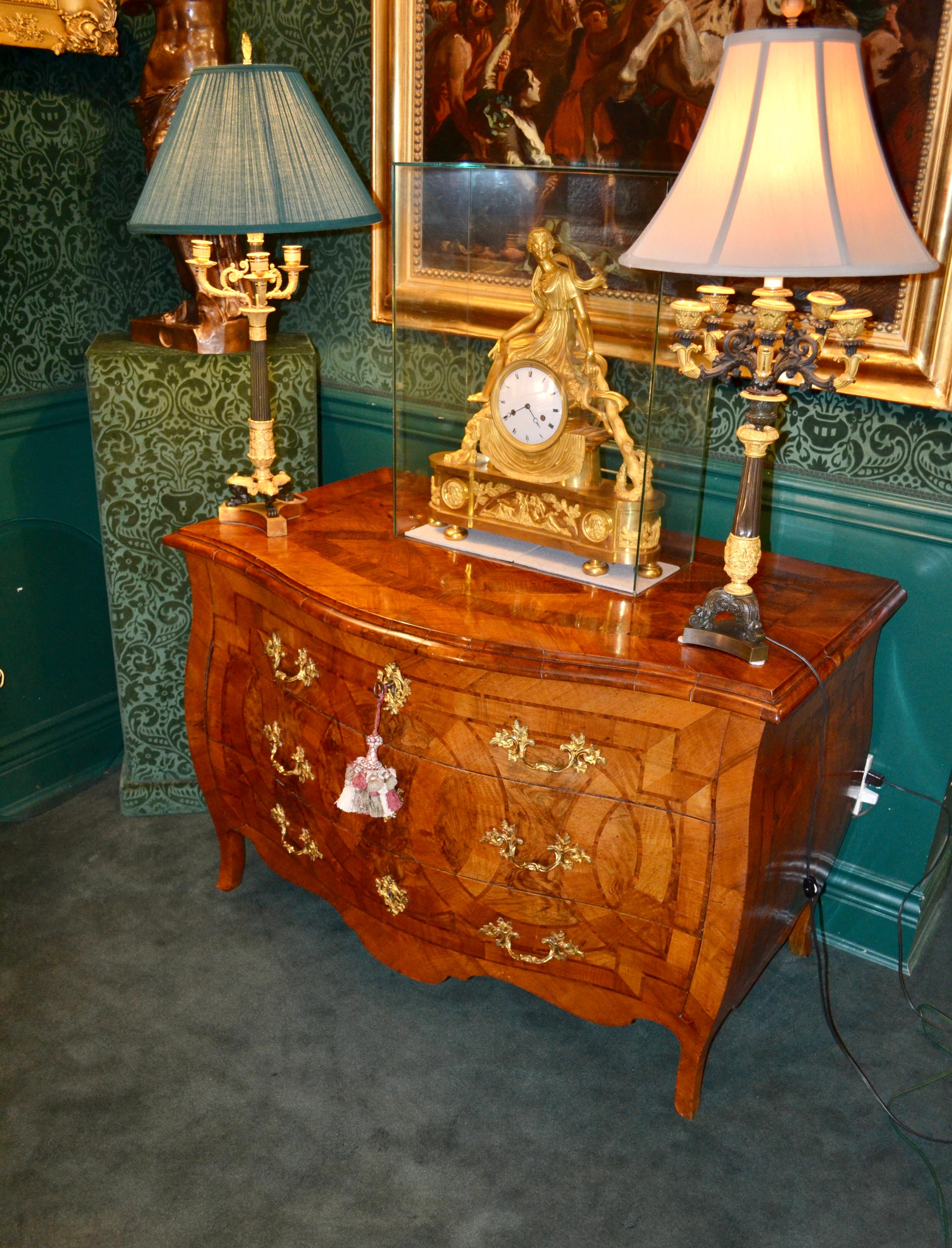 18th Century Italian Louis XV Period Marquetry Bombe Chest of Drawers For Sale 10