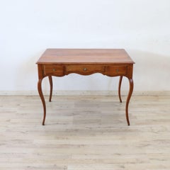 18th Century Italian Louis XV Small Antique Desk in Walnut and Cherry Wood