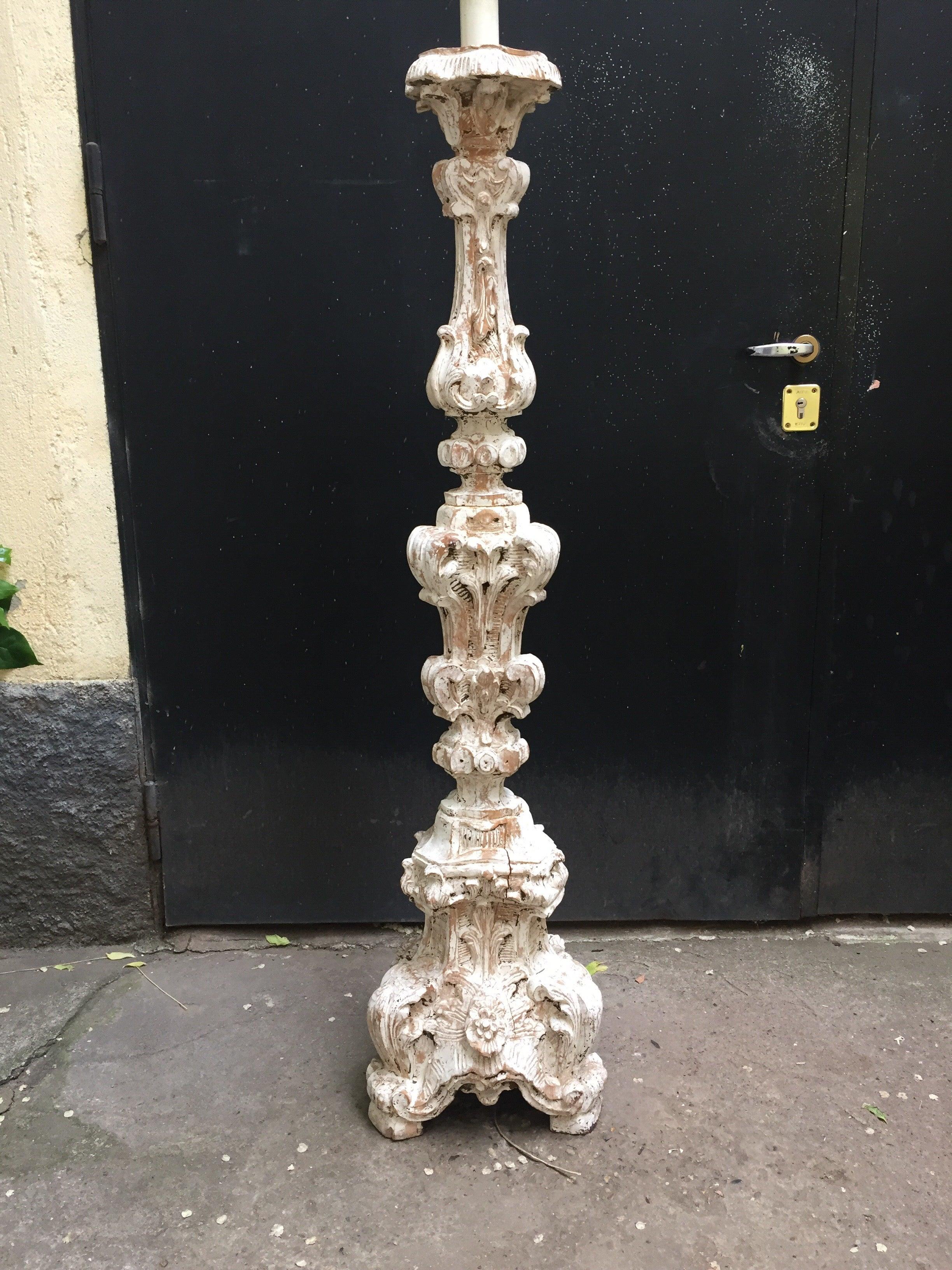 Hand-Carved 18th Century Italian Louis XV Style Pricket Floor Lamp Distressed Finish For Sale