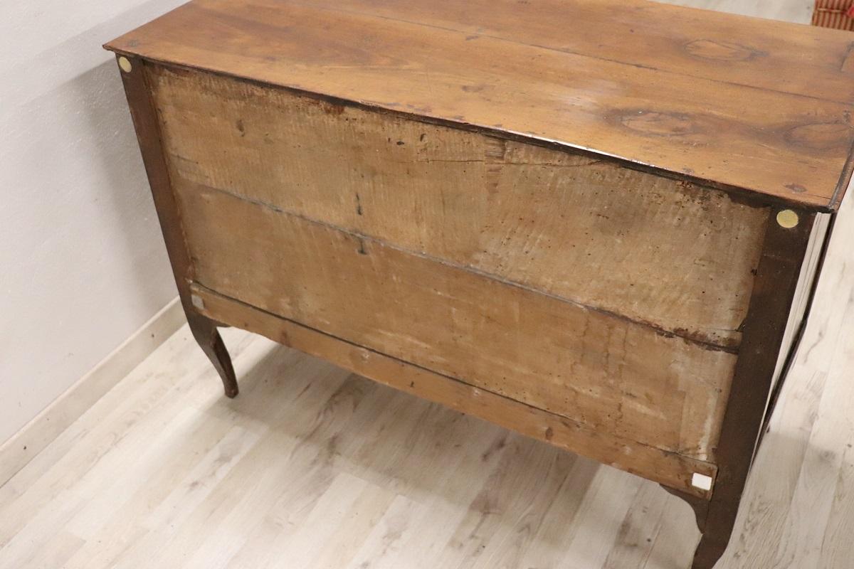 18th Century Italian Louis XV Walnut Antique Chest of Drawers For Sale 5