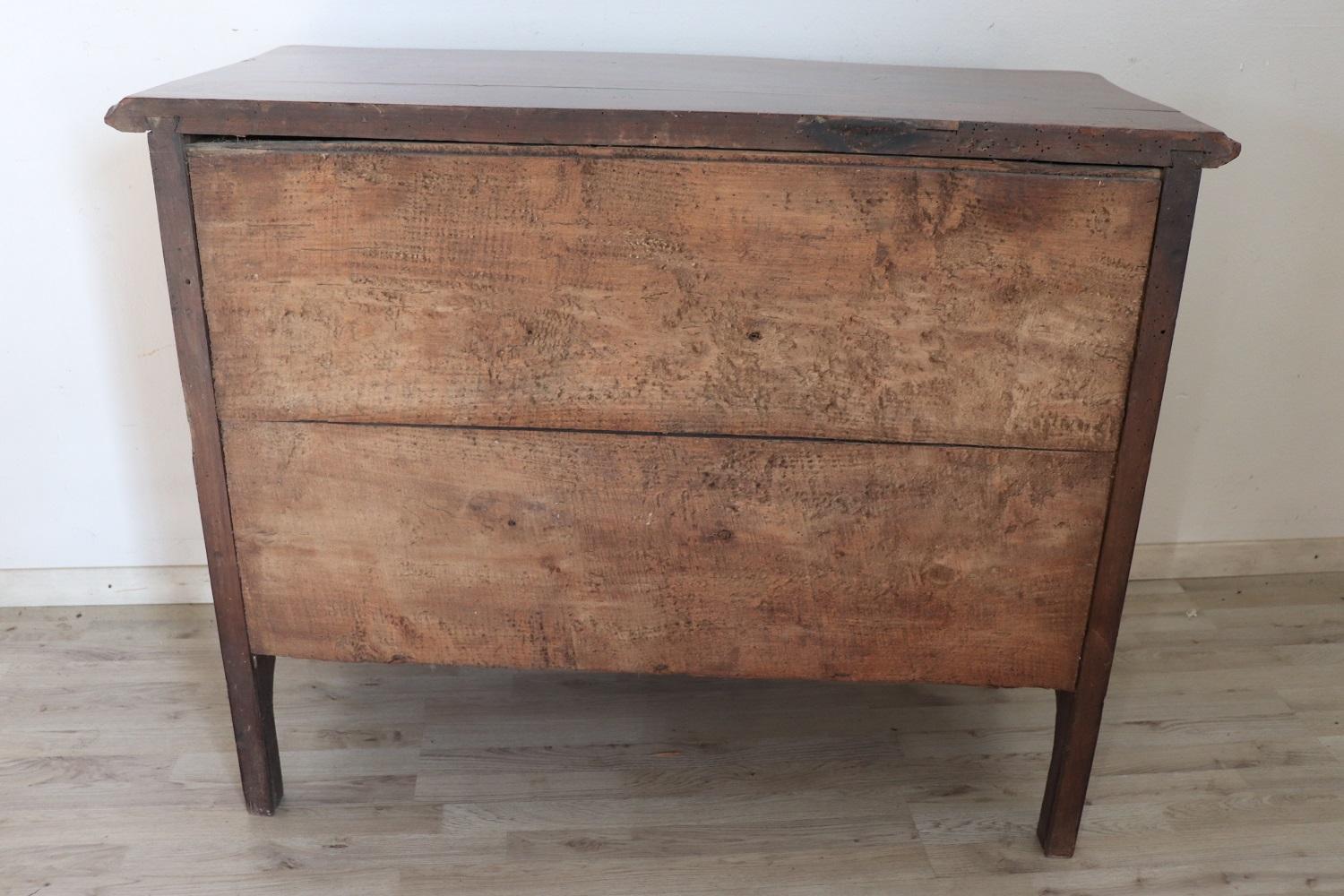 18th Century Italian Louis XV Walnut Antique Commode or Chest of Drawers For Sale 6