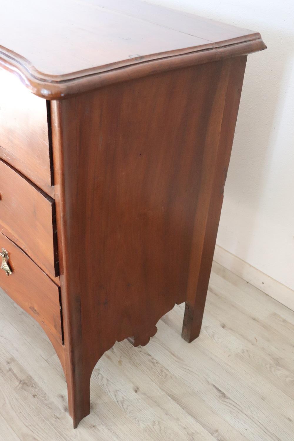 18th Century Italian Louis XV Walnut Antique Commode or Chest of Drawers For Sale 1