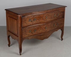 18th Century Italian Louis XV Walnut Commode