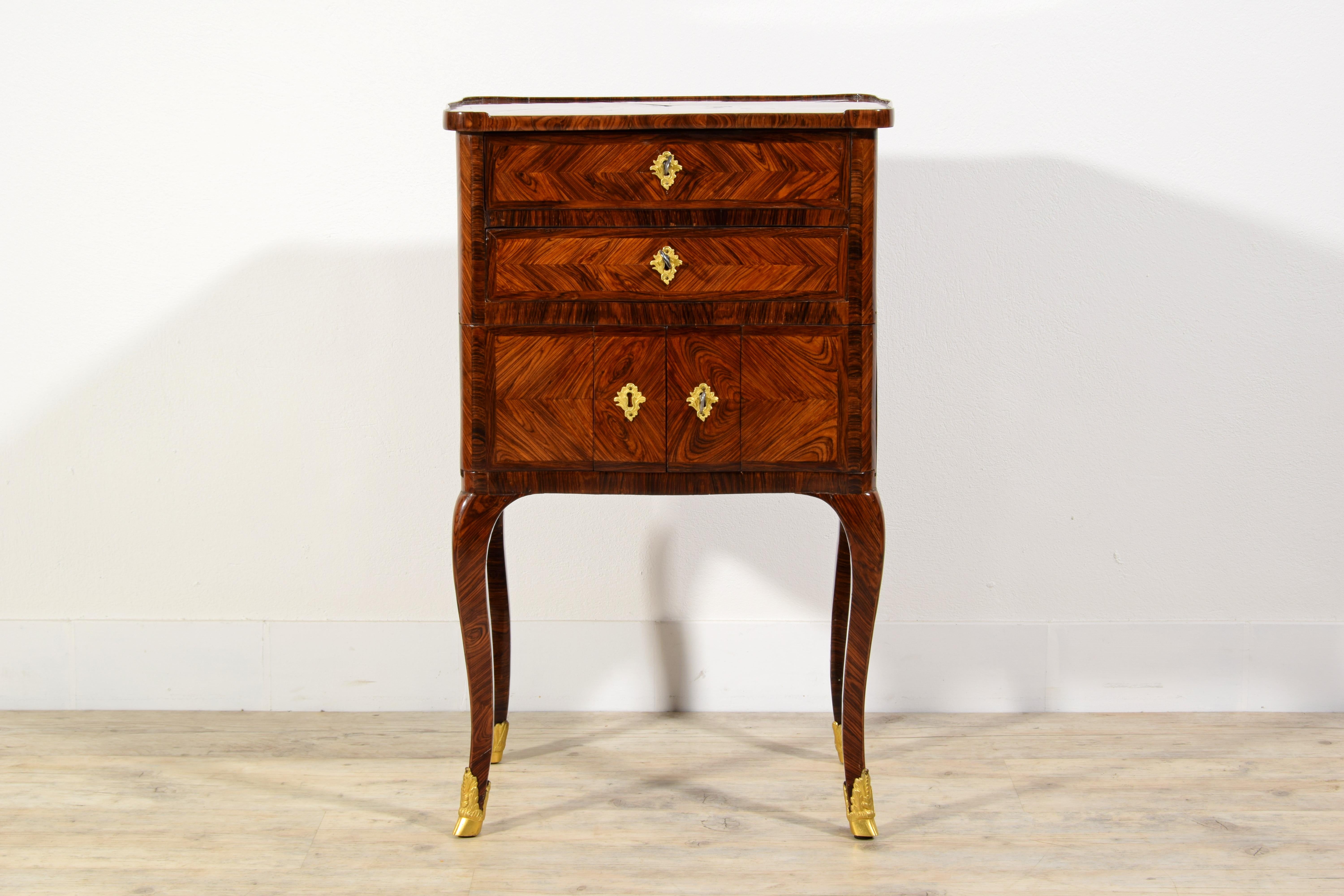 18th Century, Italian Louis XV Wood Center Table For Sale 7