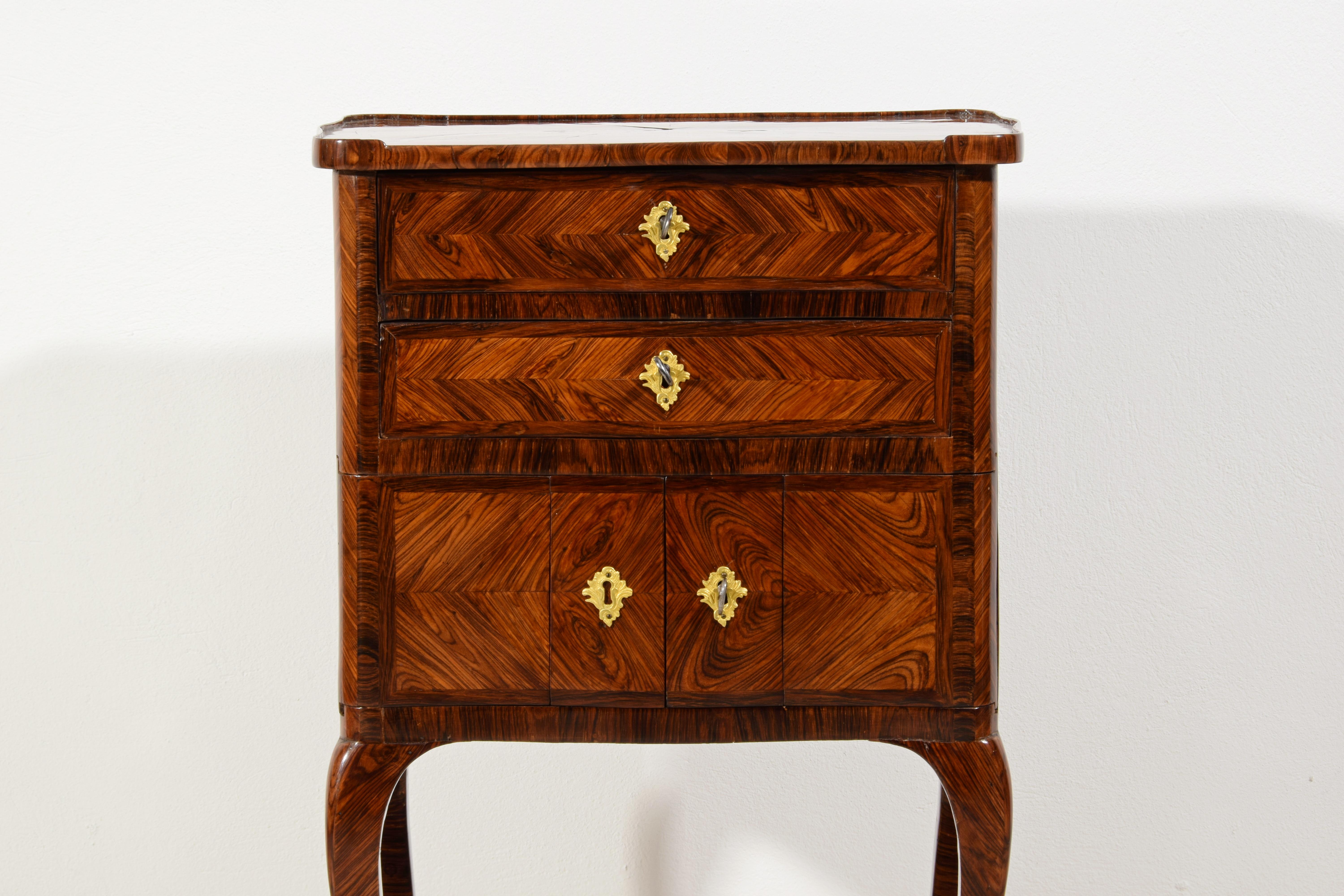 18th Century, Italian Louis XV Wood Center Table For Sale 8