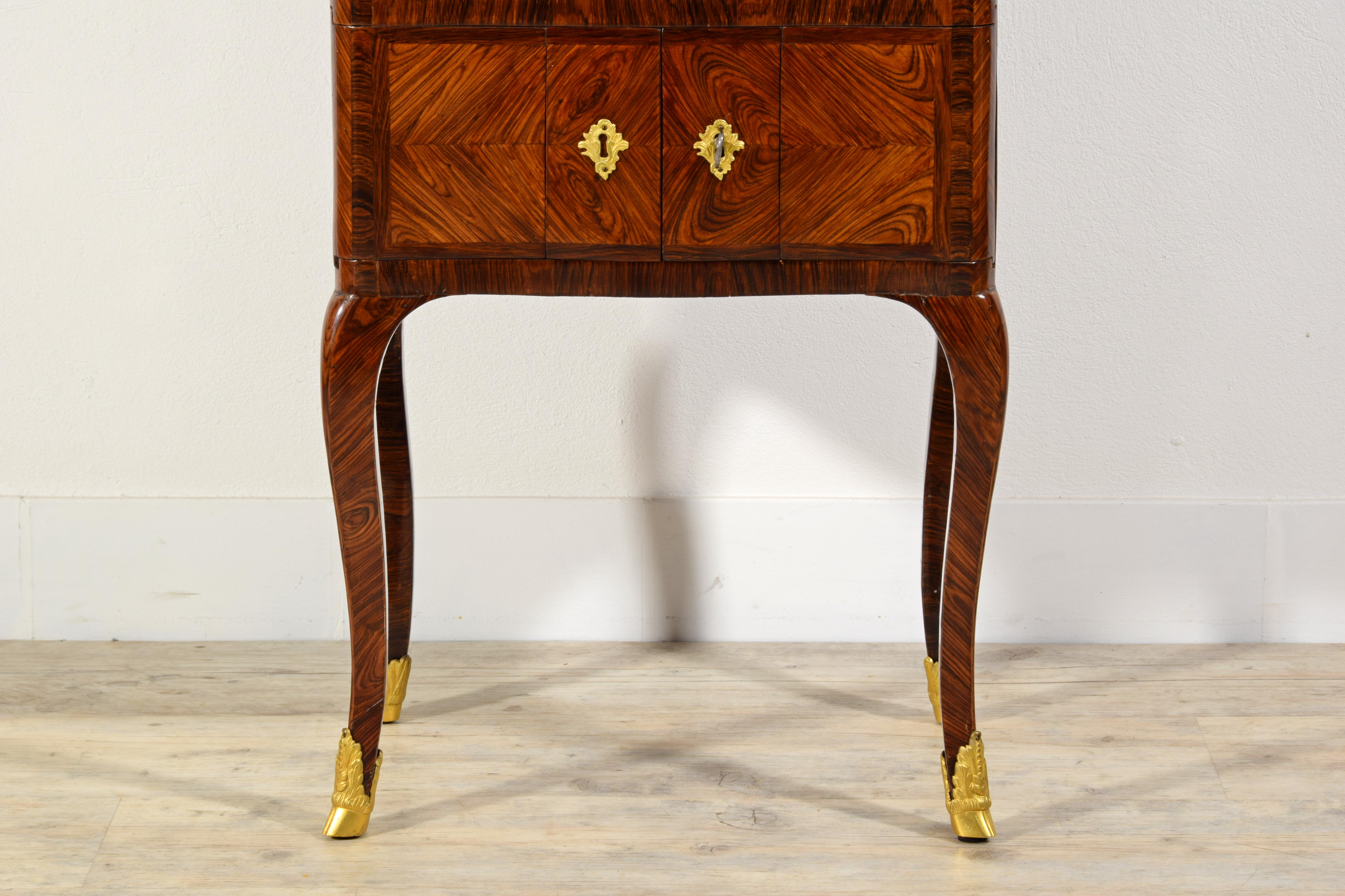 18th Century, Italian Louis XV Wood Center Table For Sale 9
