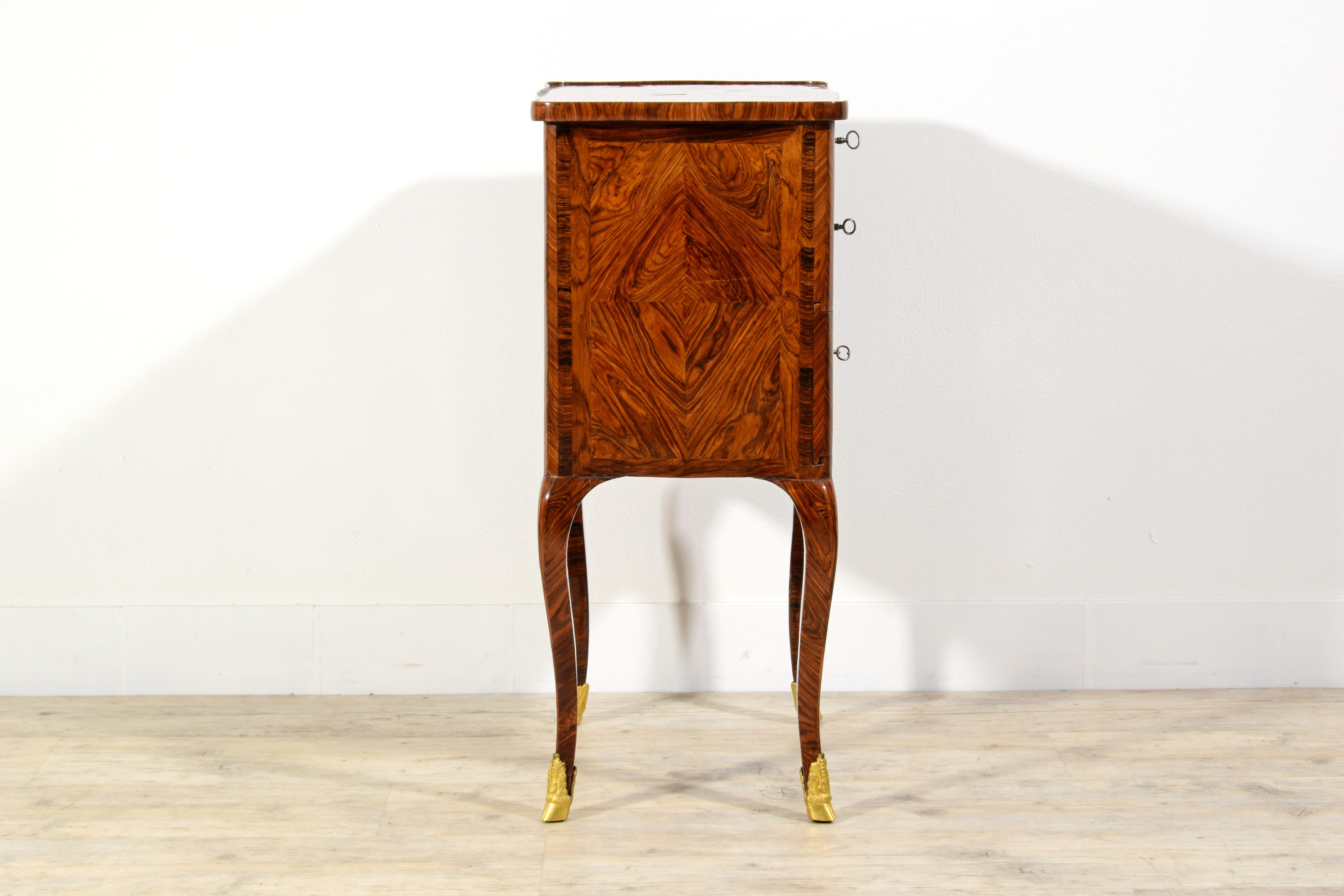 18th Century, Italian Louis XV Wood Center Table For Sale 14