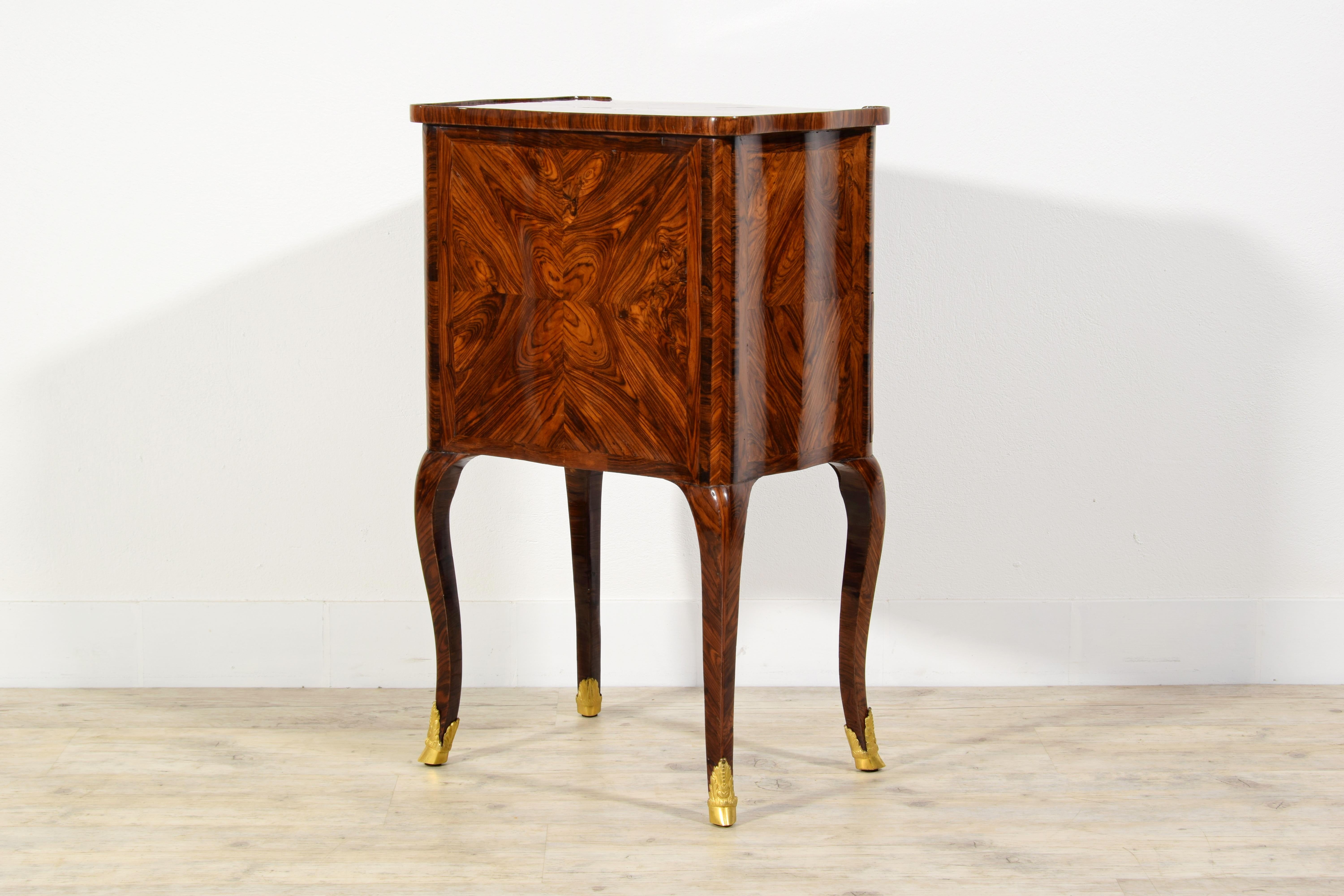 18th Century, Italian Louis XV Wood Center Table For Sale 15