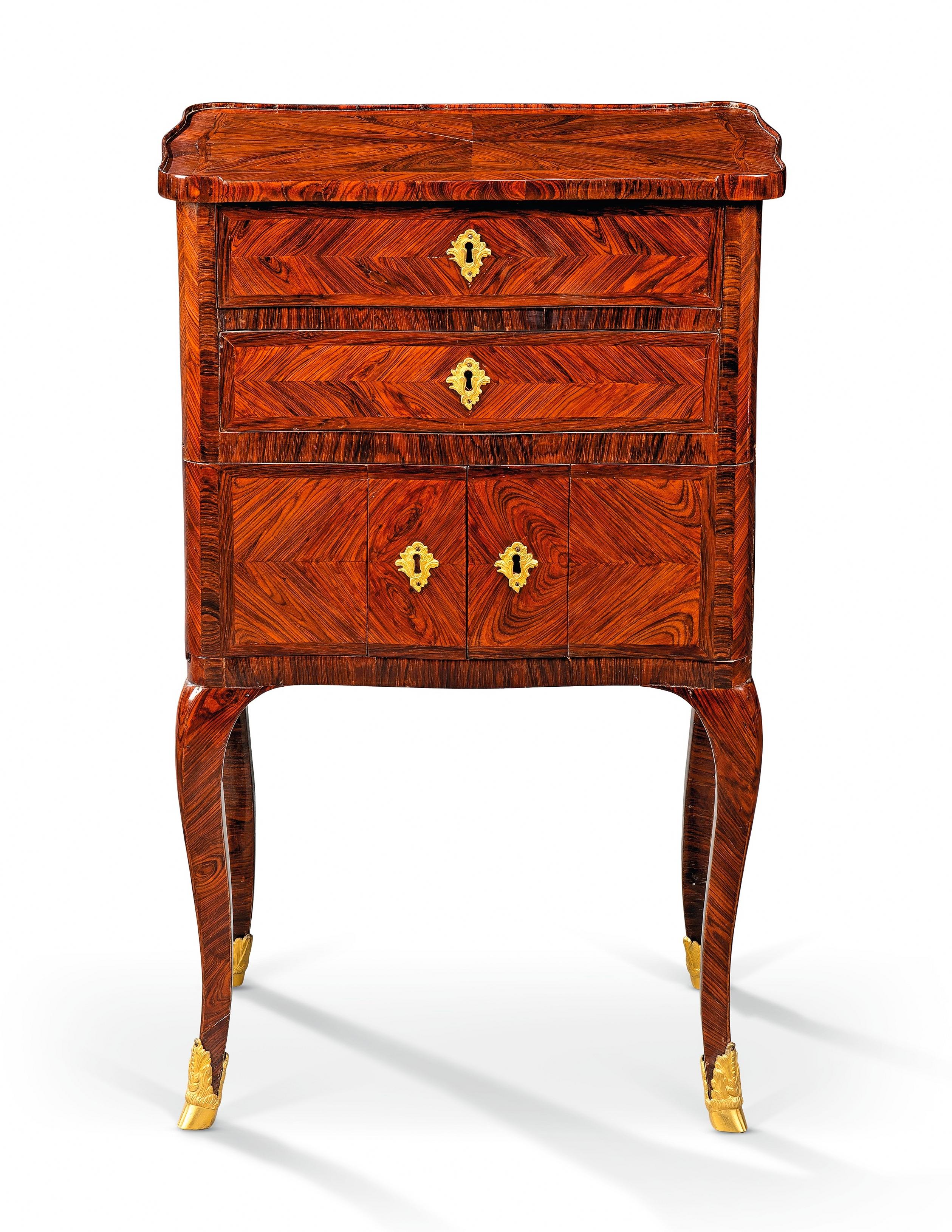 18th century, Italian Louis XV wood center table 

This elegant and refined center cabinet was made in Turin around the mid-18th century. Characteristic of the high Piedmontese cabinet making, for this piece of furniture, a veneer was chosen with