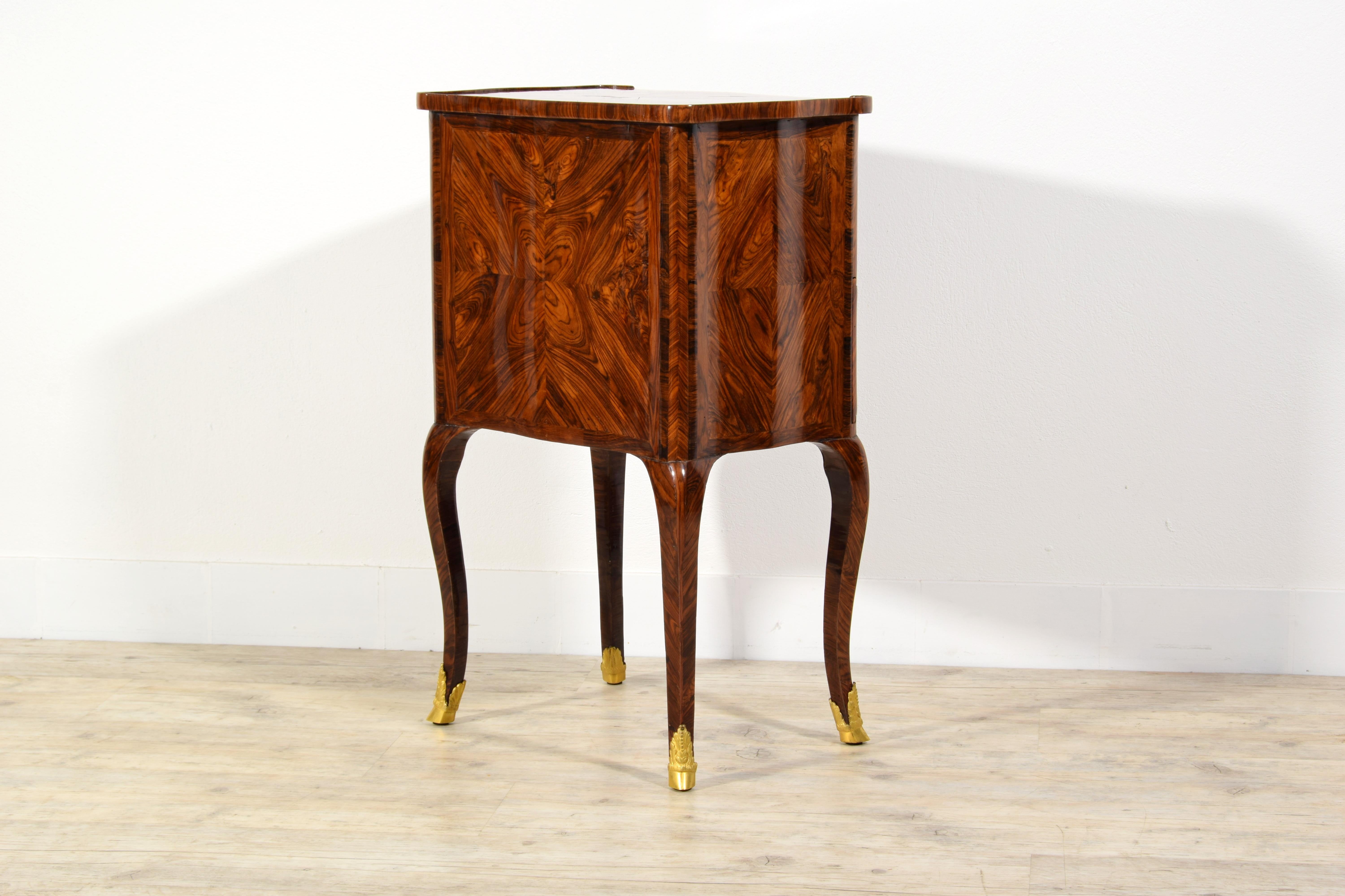 18th Century, Italian Louis XV Wood Center Table For Sale 16