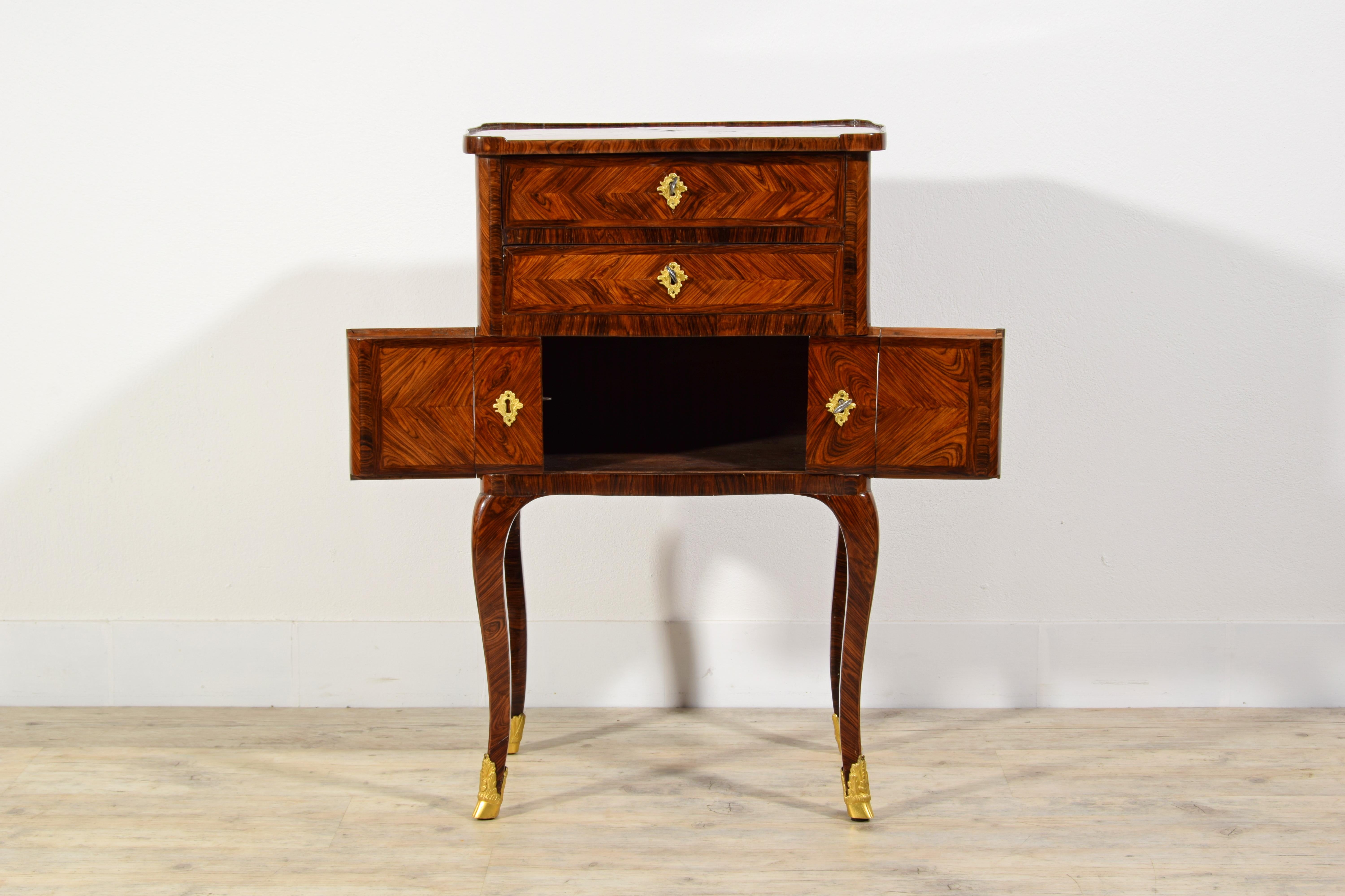 Table de centre en bois Louis XV, Italie, 18e siècle en vente 1