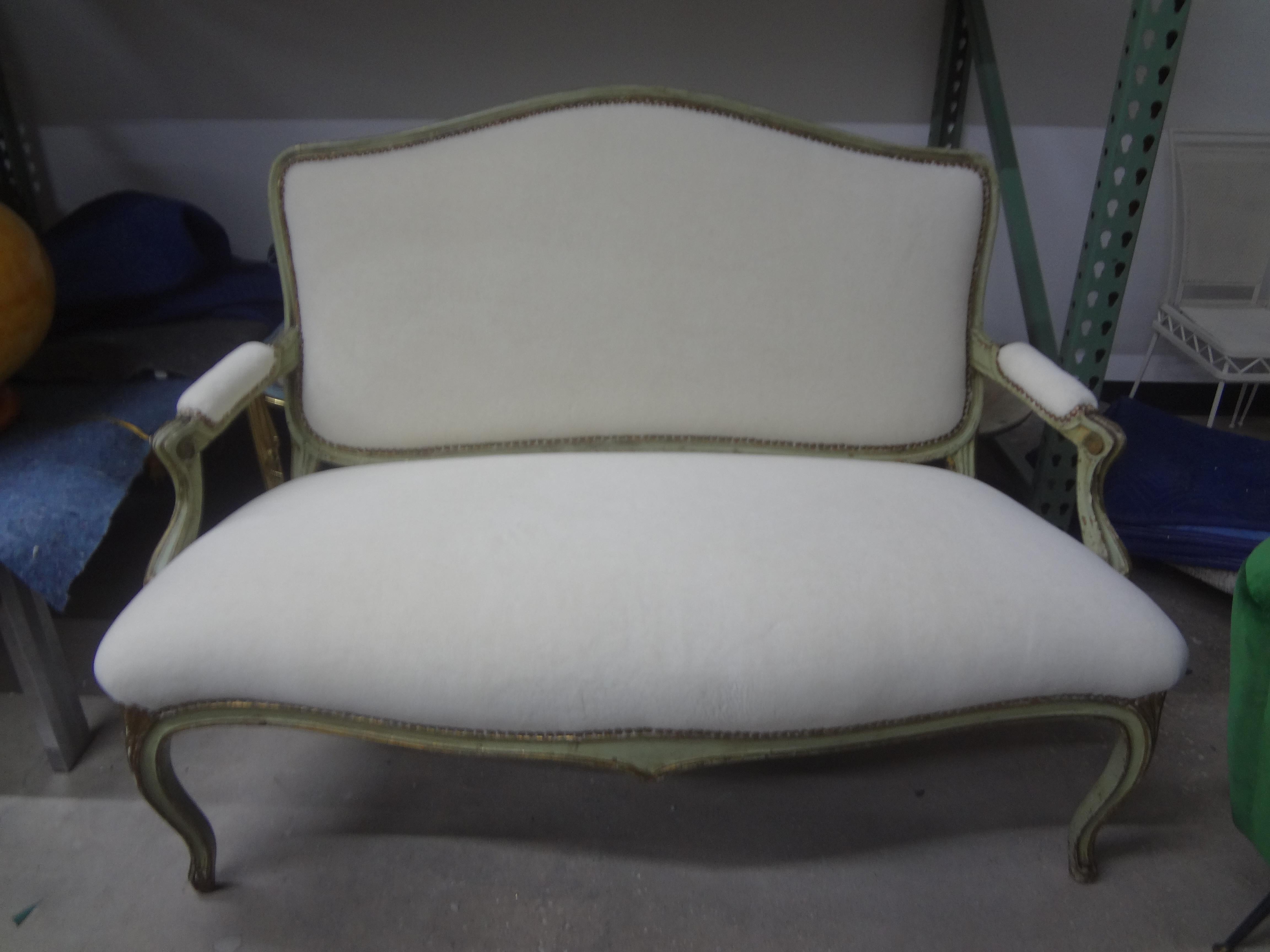 18th Century Italian Louis XVI Painted and Parcel Gilt Loveseat For Sale 6