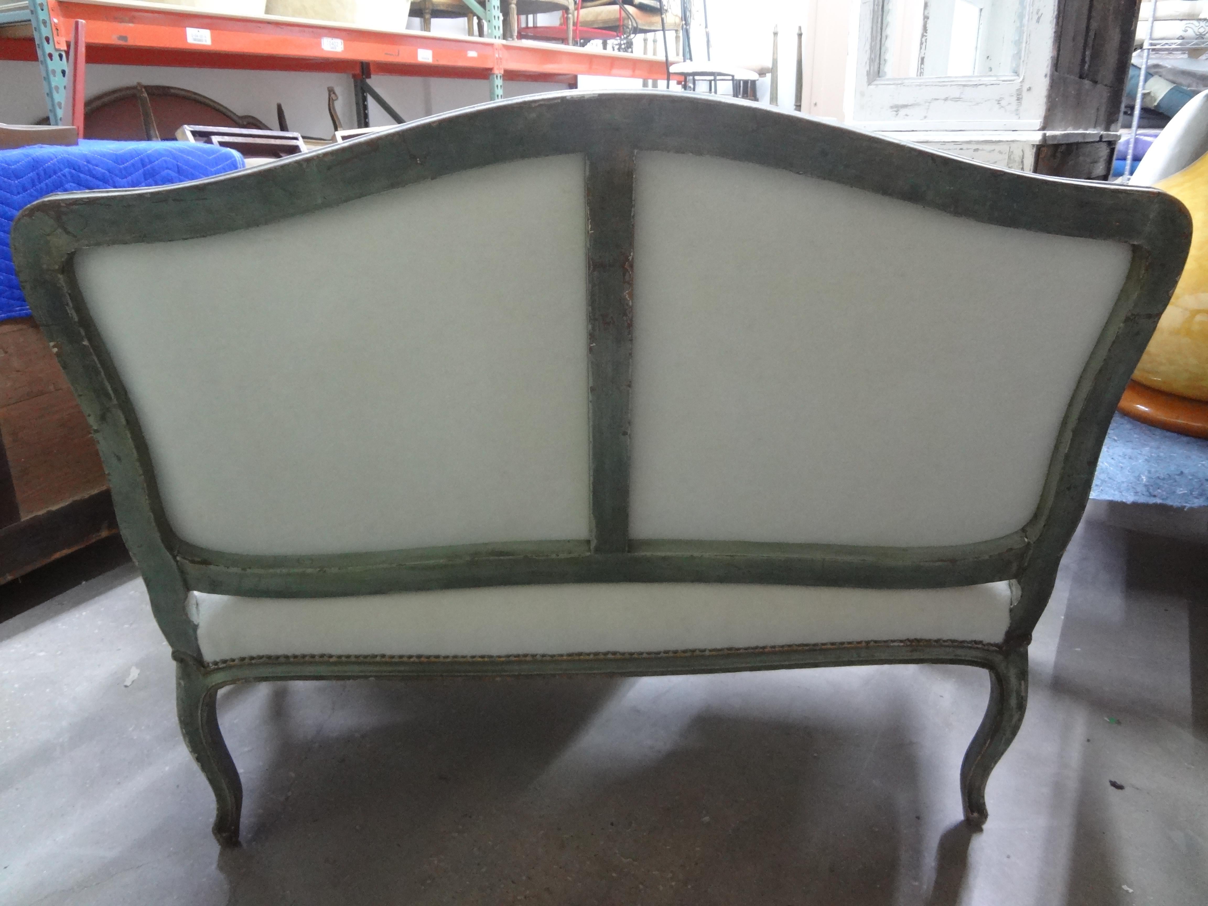 18th Century Italian Louis XVI Painted and Parcel Gilt Loveseat For Sale 2