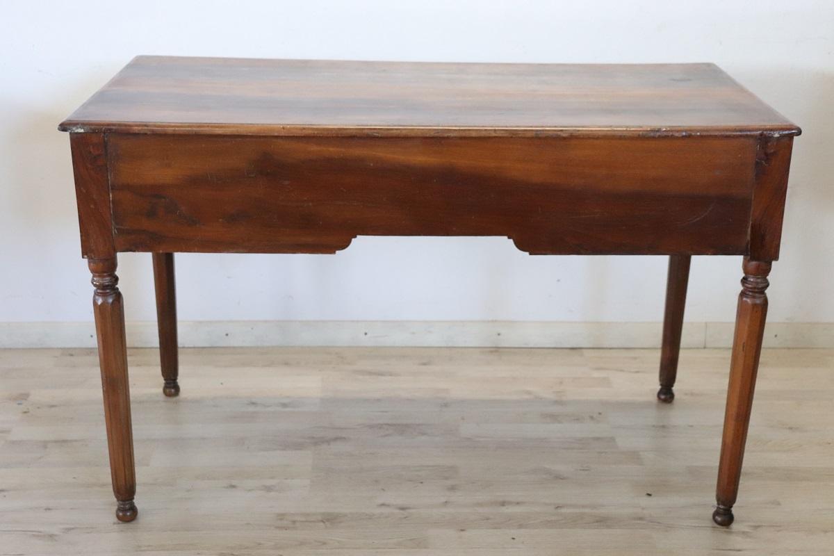 18th Century Italian Louis XVI Solid Walnut Wood Antique Writing Desk For Sale 4
