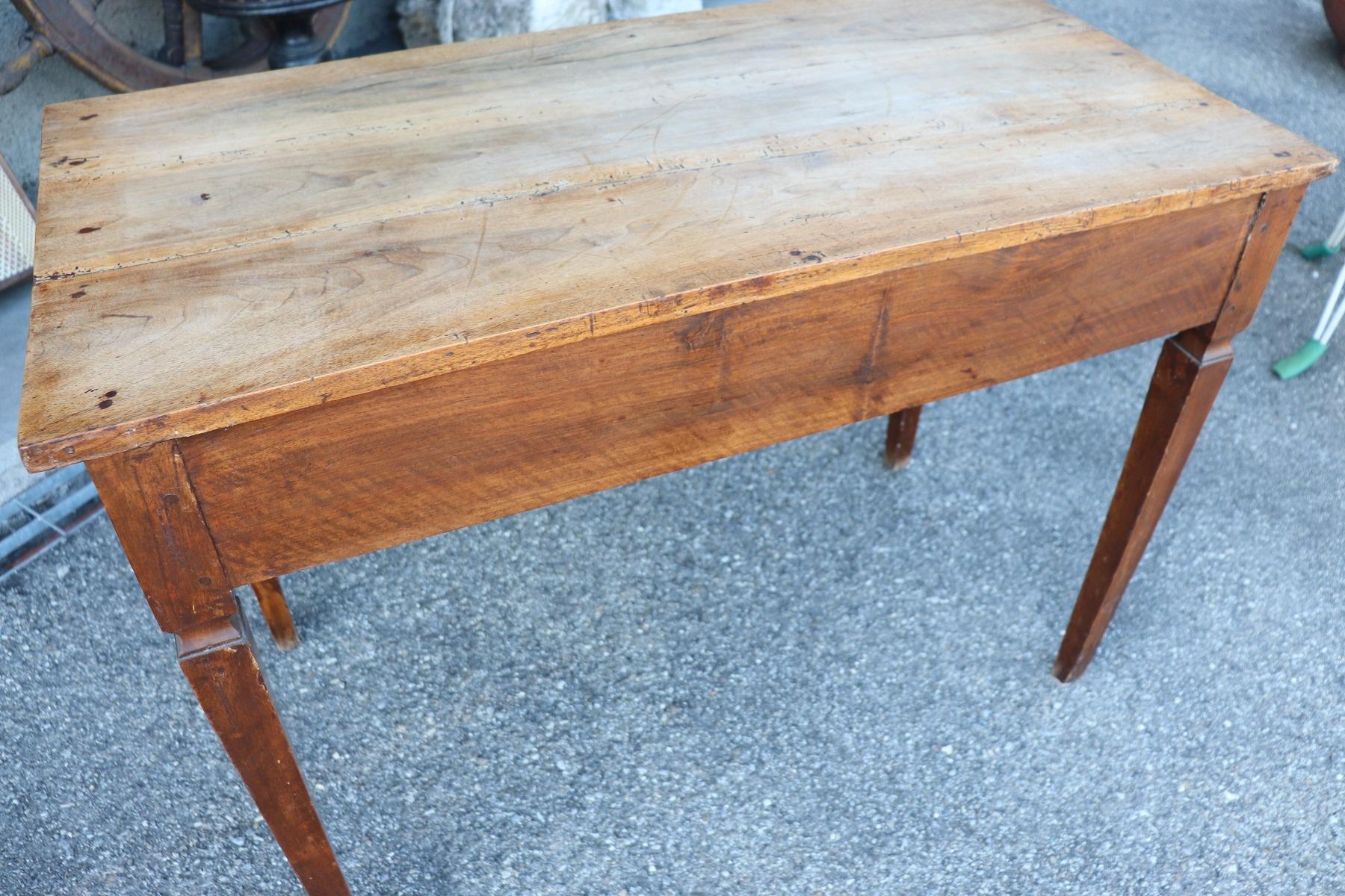 18th Century Italian Louis XVI Walnut Wood Writing Desk 10