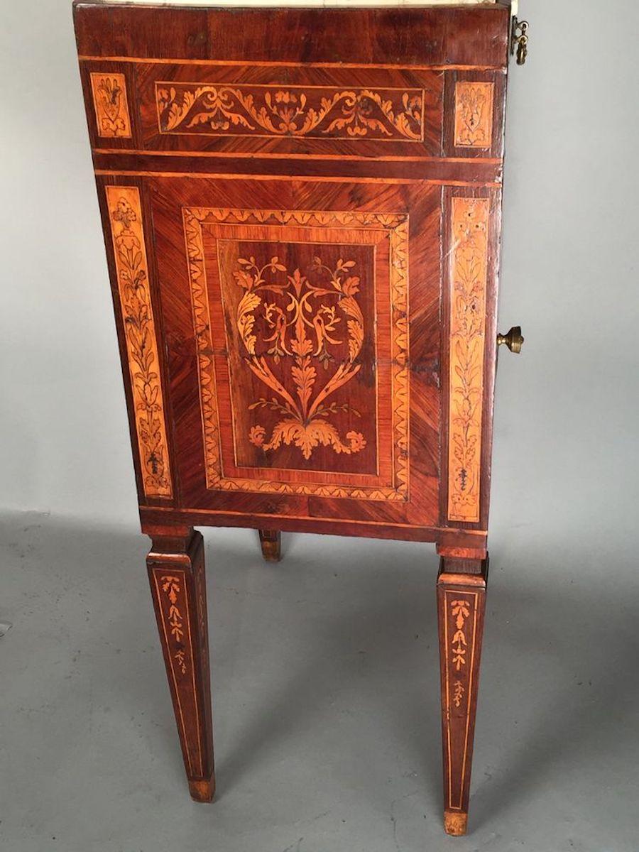 18th Century Italian Maggiolini Walnut Marquetry Comodino 3