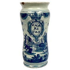 Bote de farmacia de alborelo azul y blanco de maiolica italiana del siglo XVIII nº 1