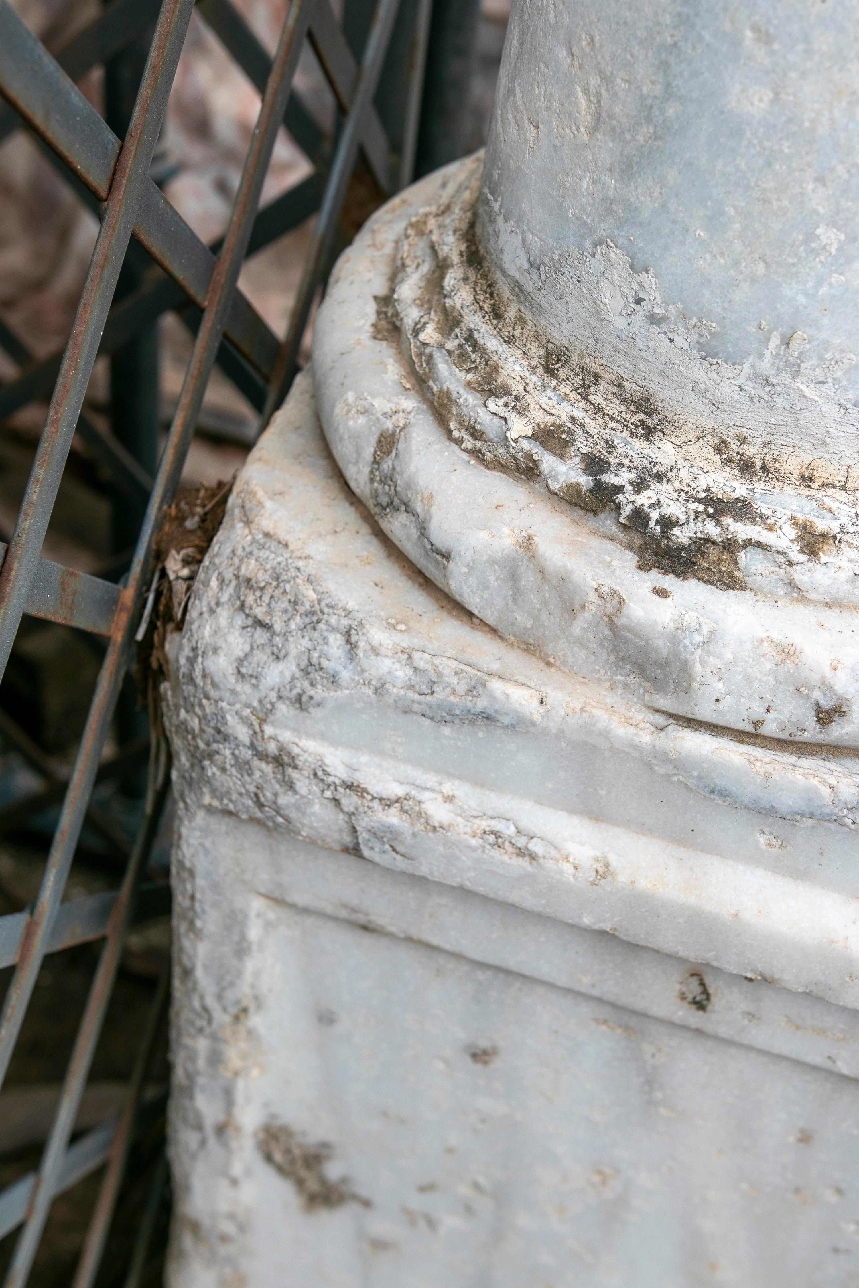 18th Century Italian Marble Column with Rectangular Base For Sale 6