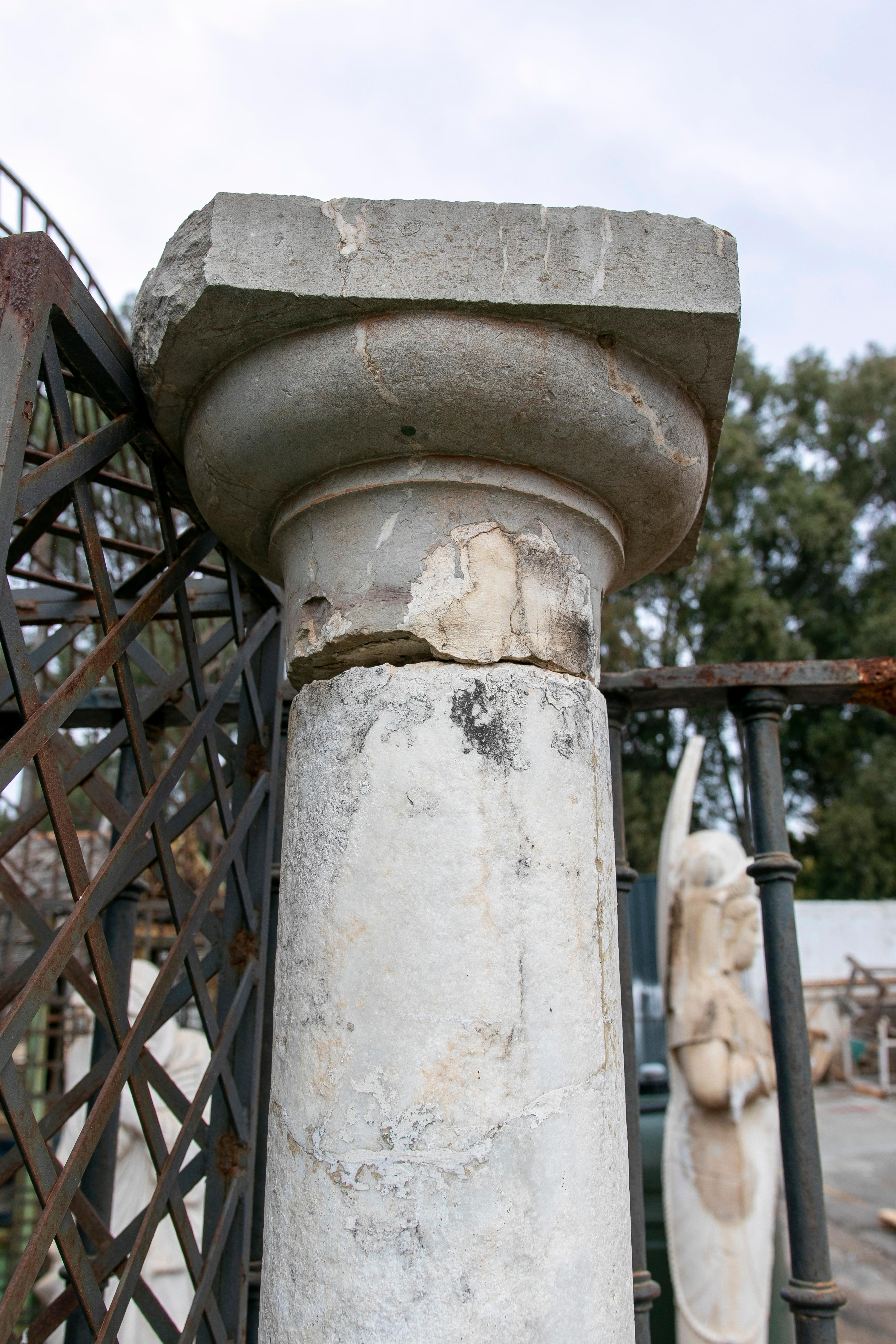 colonne italienne en marbre du 18ème siècle avec base rectangulaire en vente 2