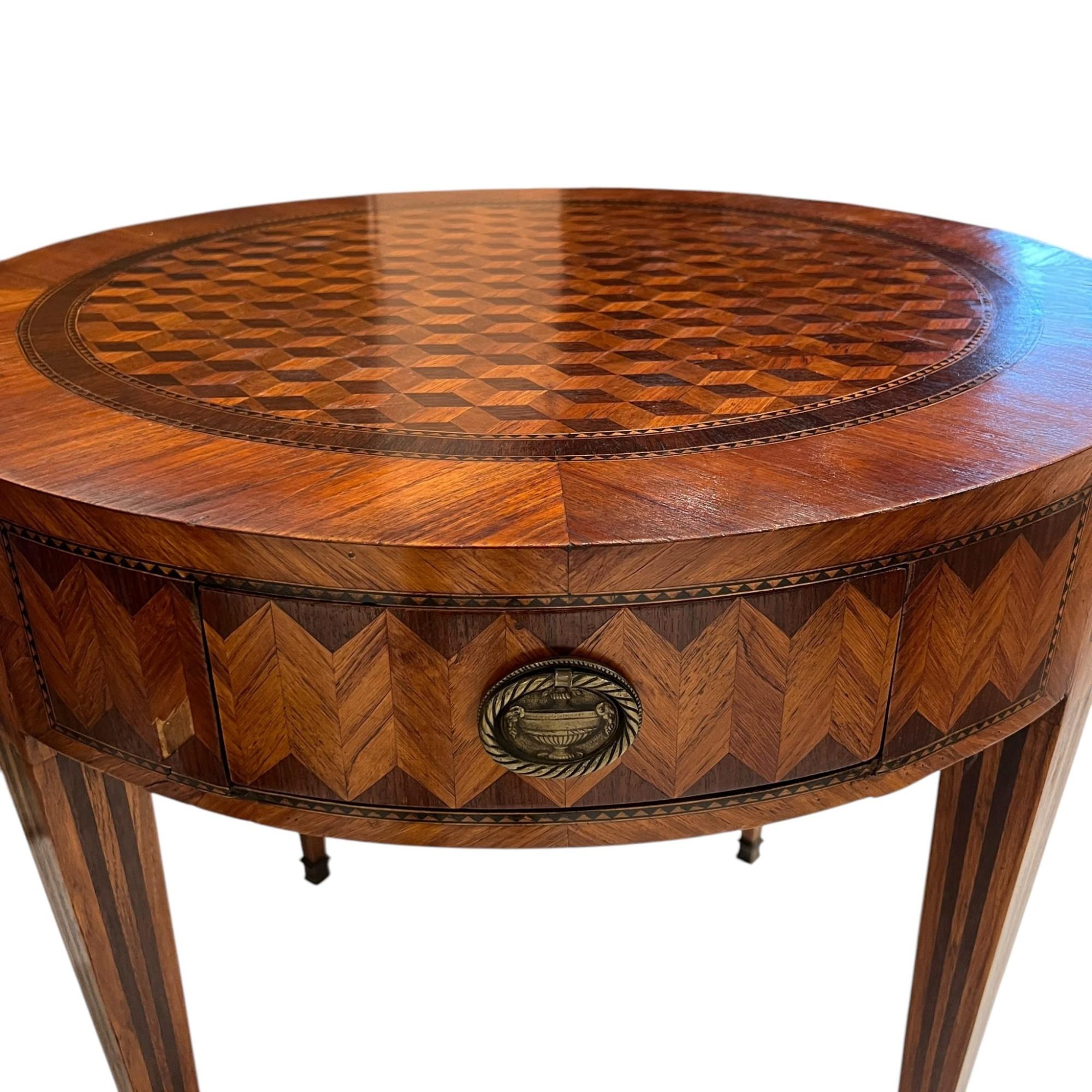 Français Table à jeux en marqueterie italienne du 18e siècle en vente