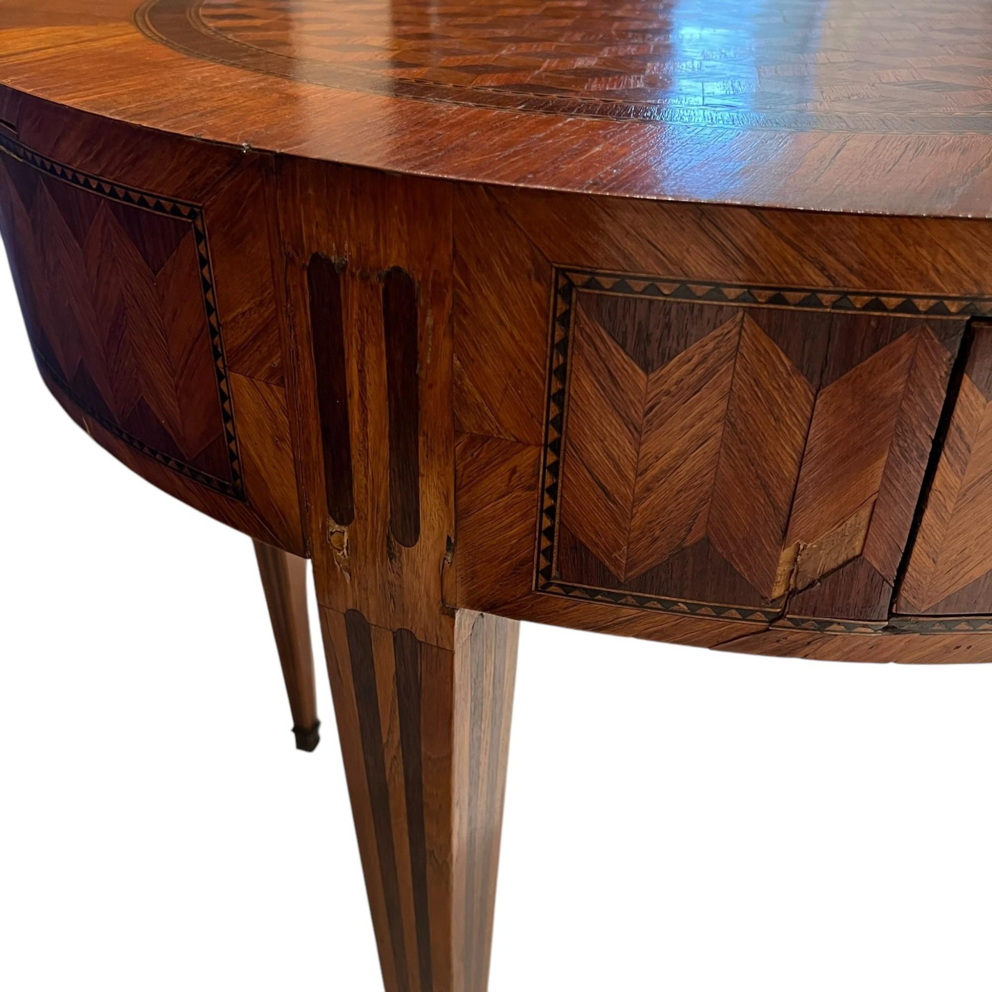 Table à jeux en marqueterie italienne du 18e siècle en vente 2
