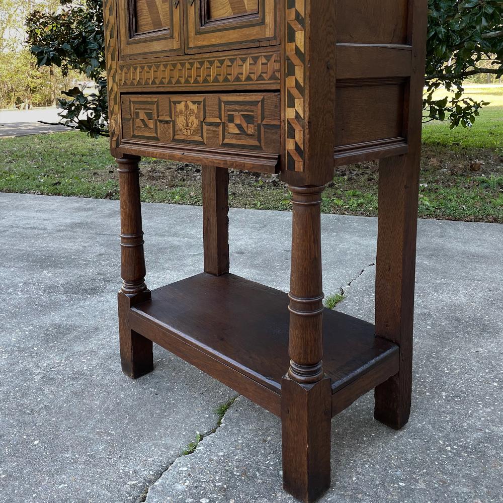 18th Century Italian Marquetry Raised Cabinet For Sale 3
