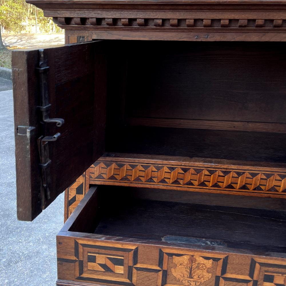18th Century Italian Marquetry Raised Cabinet For Sale 6