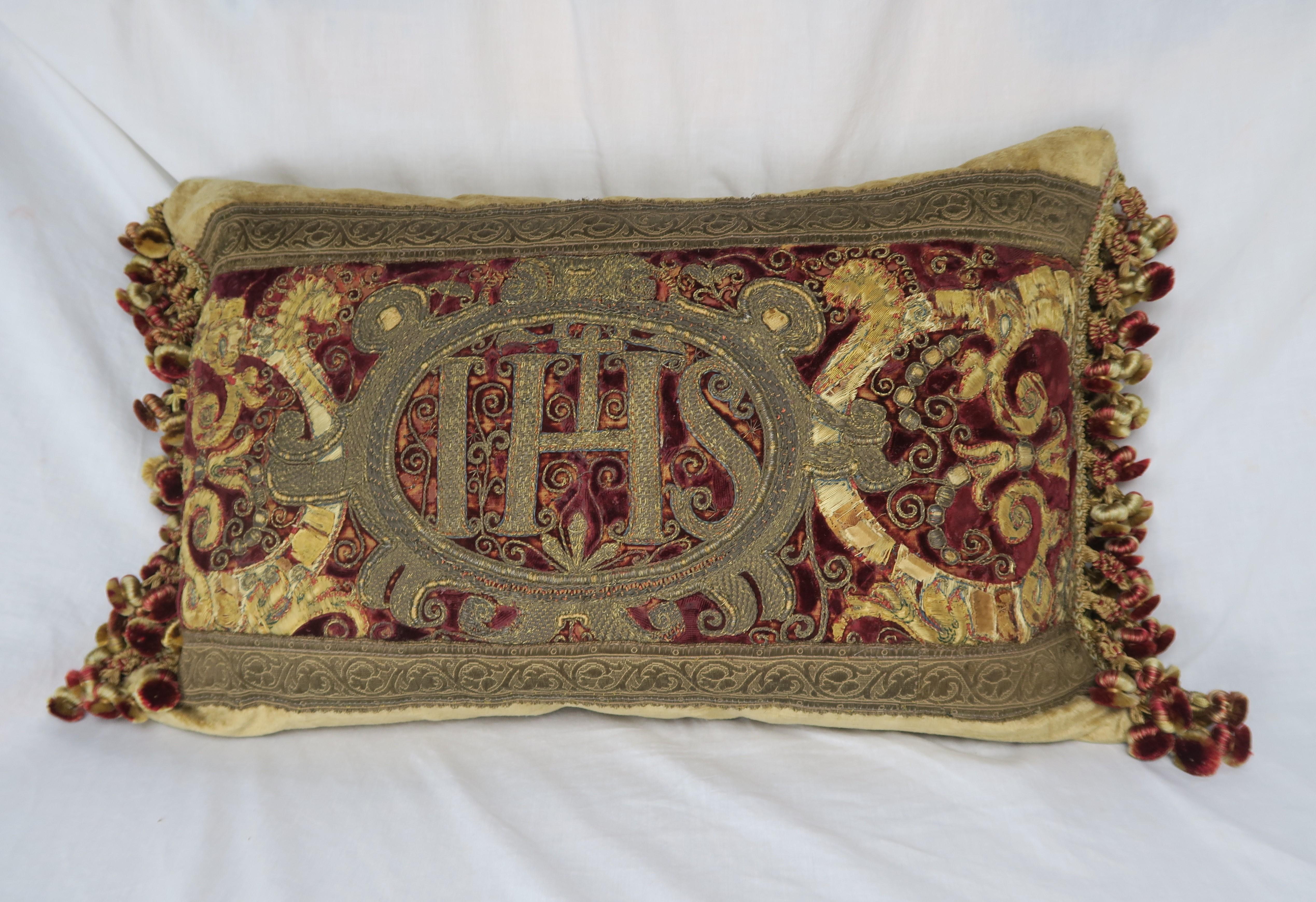 18th Century Italian Metallic Embroidered Velvet Pillow 5